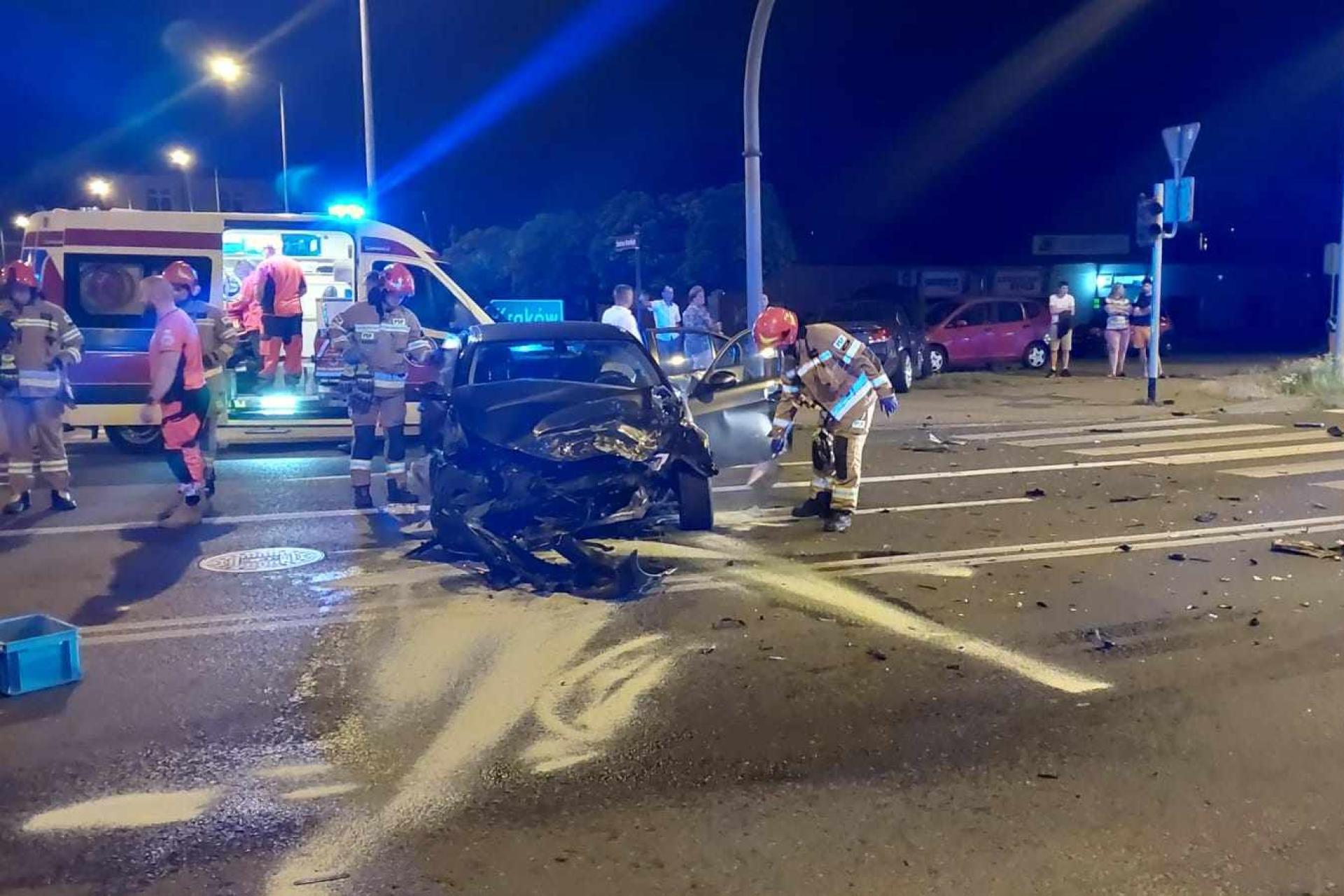 Groźny wypadek w centrum Tarnowa. Pięć osób rannych