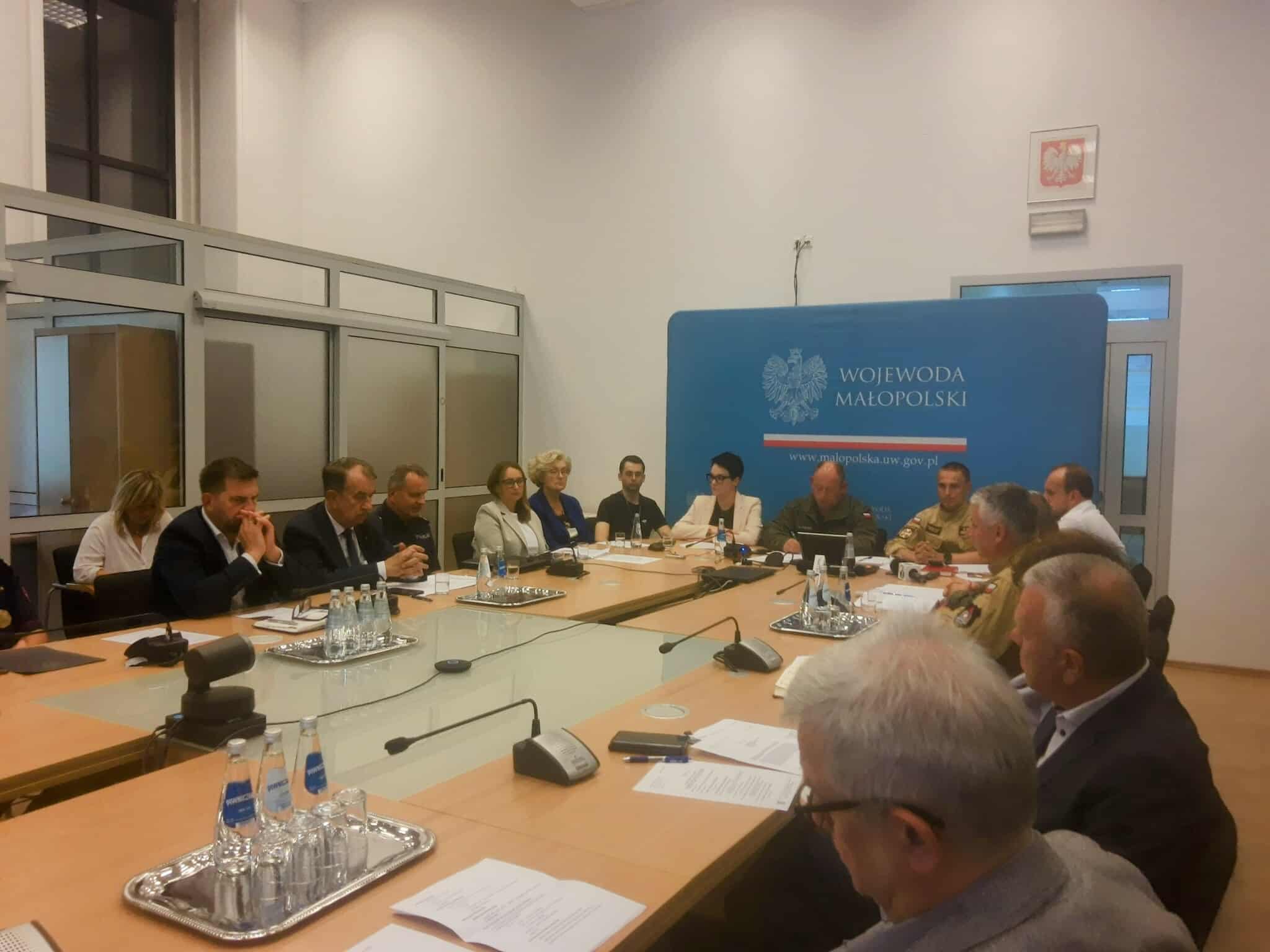 W Krakowie odbyło się posiedzenie Wojewódzkiego Sztabu Kryzysowego. Służby przekonują, że zbiorniki retencyjne zostały  przygotowane na przyjęcie większej ilości wody. Fot. Mateusz Bożek