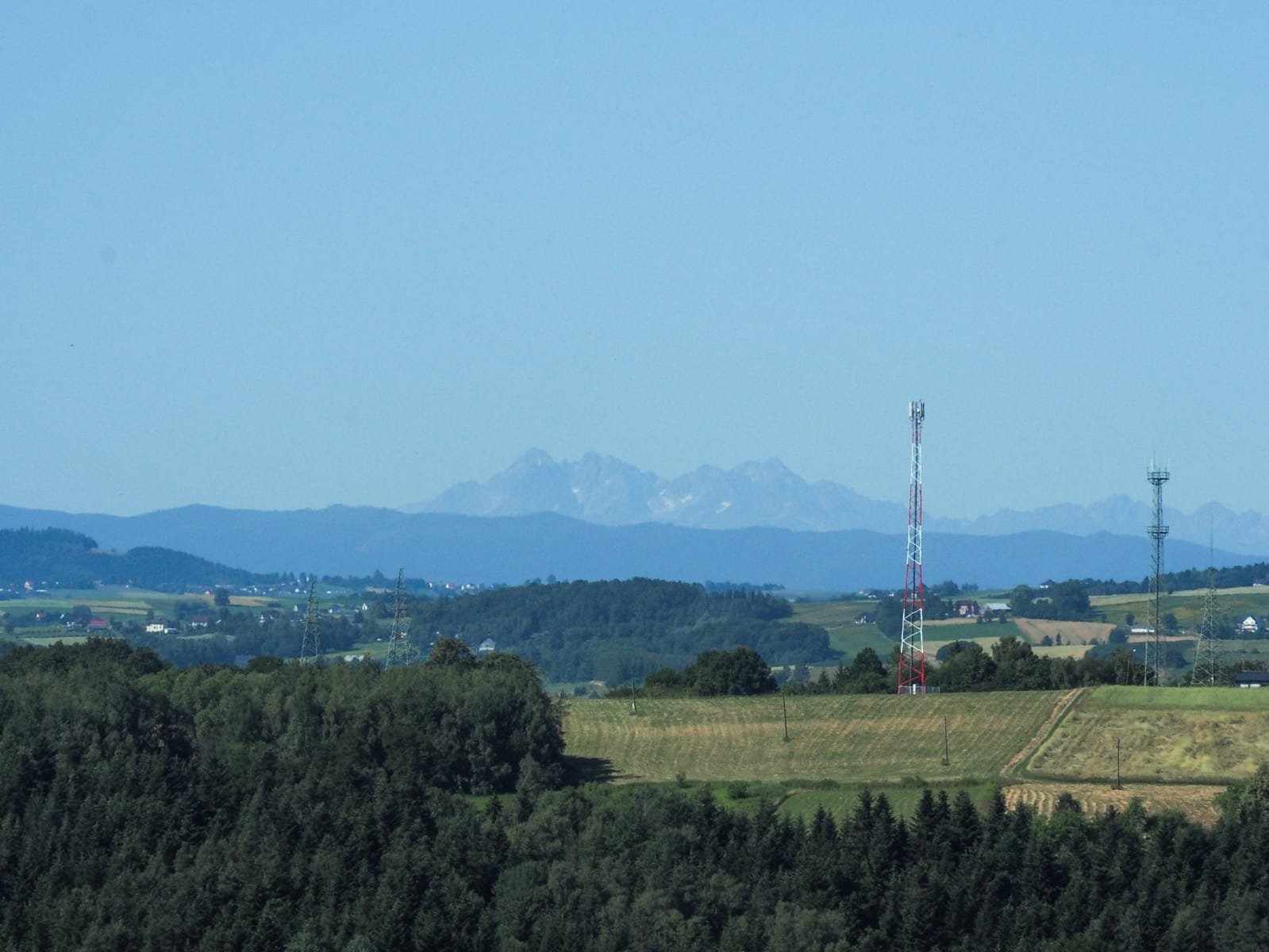 Z okolic Ciężkowic można podziwiać Tatry