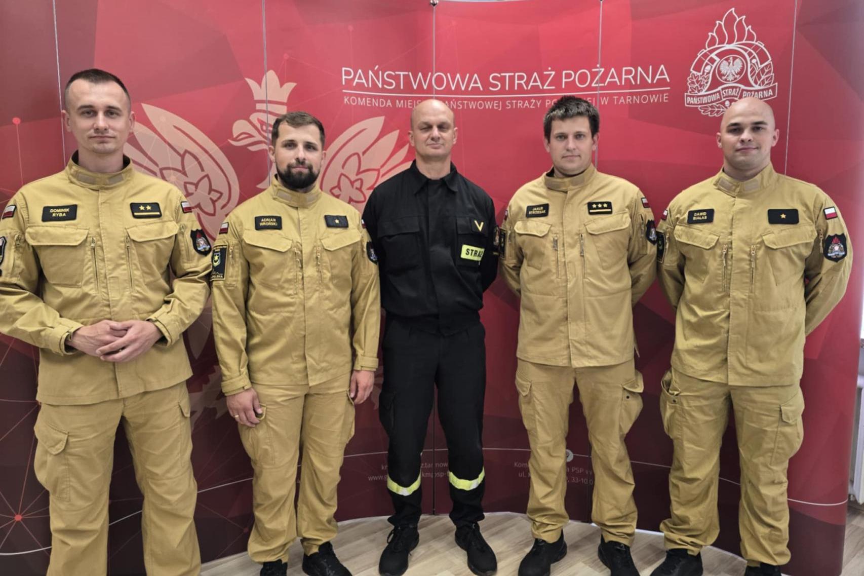 Tarnowscy strażacy ruszają na Mont Blanc. Będą zbierać pieniądze dla Fundacji "Dorastaj z Nami"