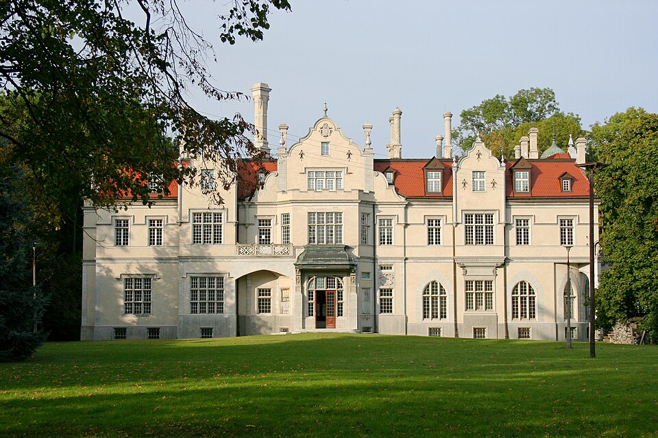 JABŁOŃ, zespól pałacowy (fot. Fotonews/Wikipedia)