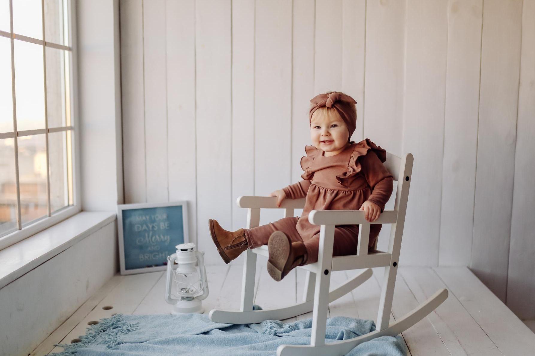 Poznaj 5 kreatywnych zabaw z bujakiem Montessori