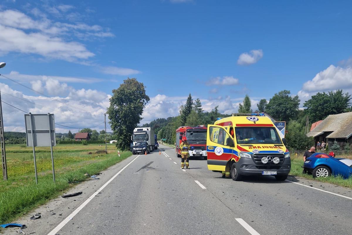 Jedna osoba ranna w wypadku w Uszwi. Utrudnienia dla kierowców