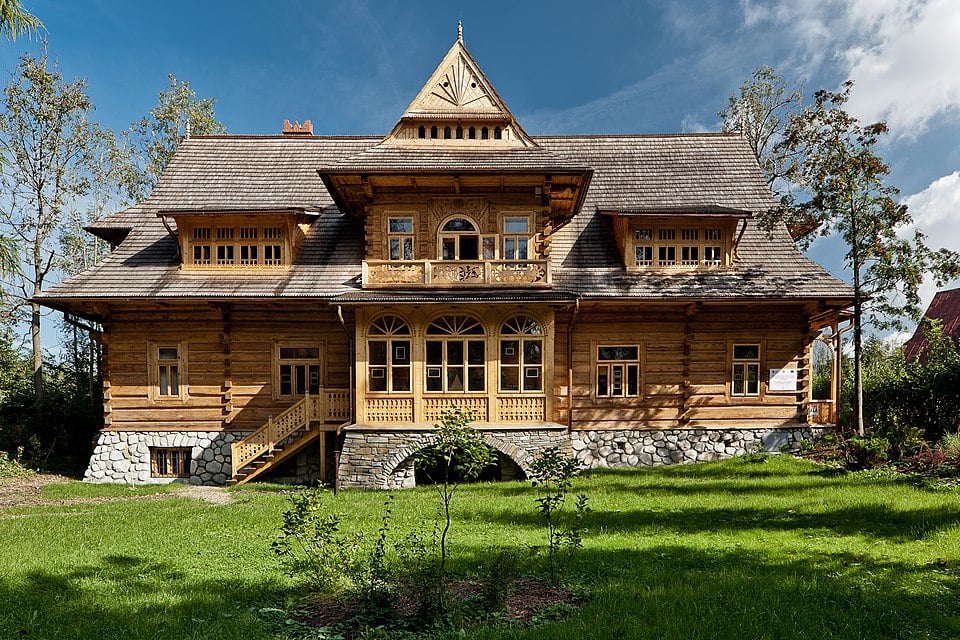 Willa Oksza 2011 r. (fot. Pietrek Kwas/Wikipedia)