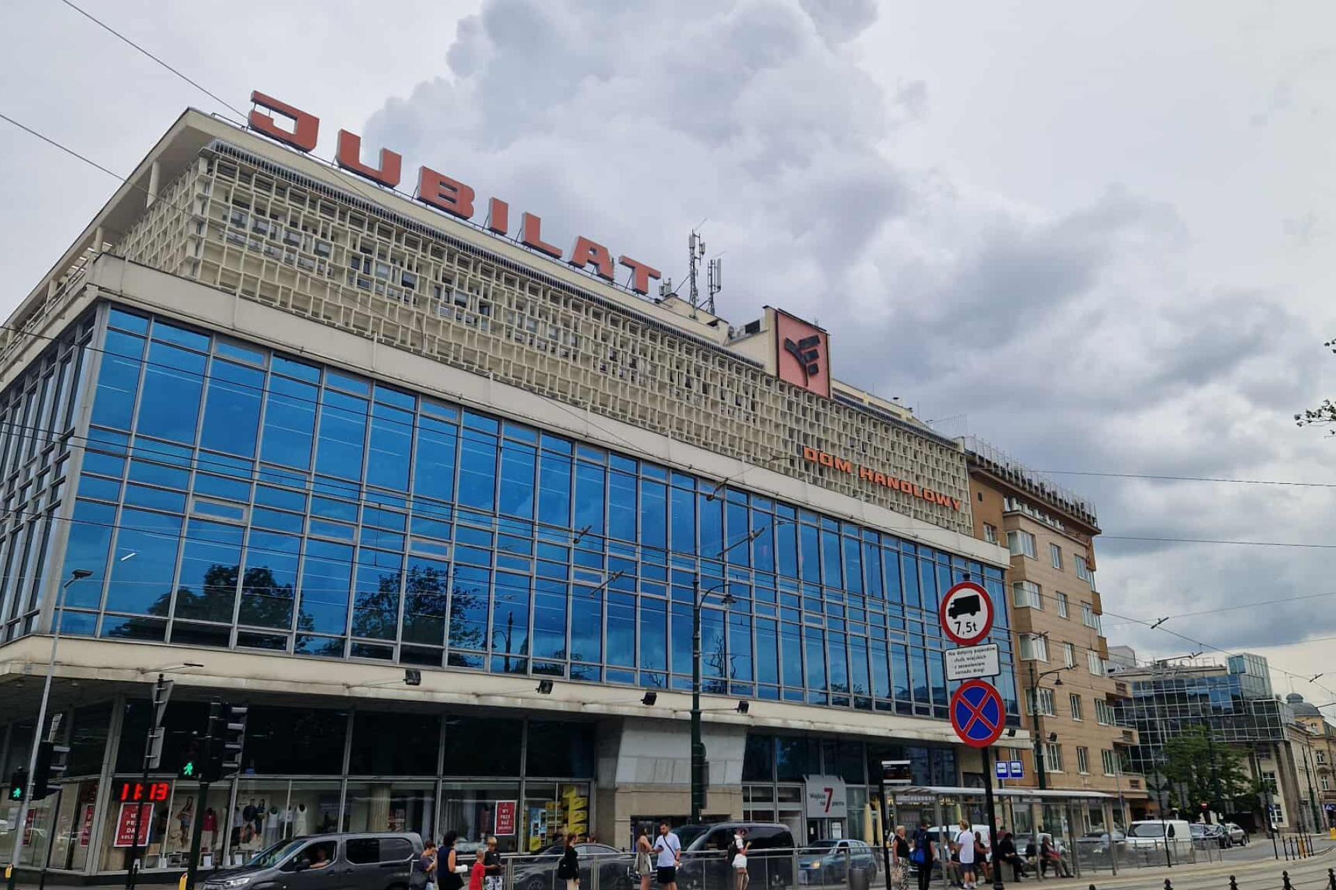 Mieszkańcy kontra imprezy na dachu Jubilatu. Miało być ciszej ? nie było