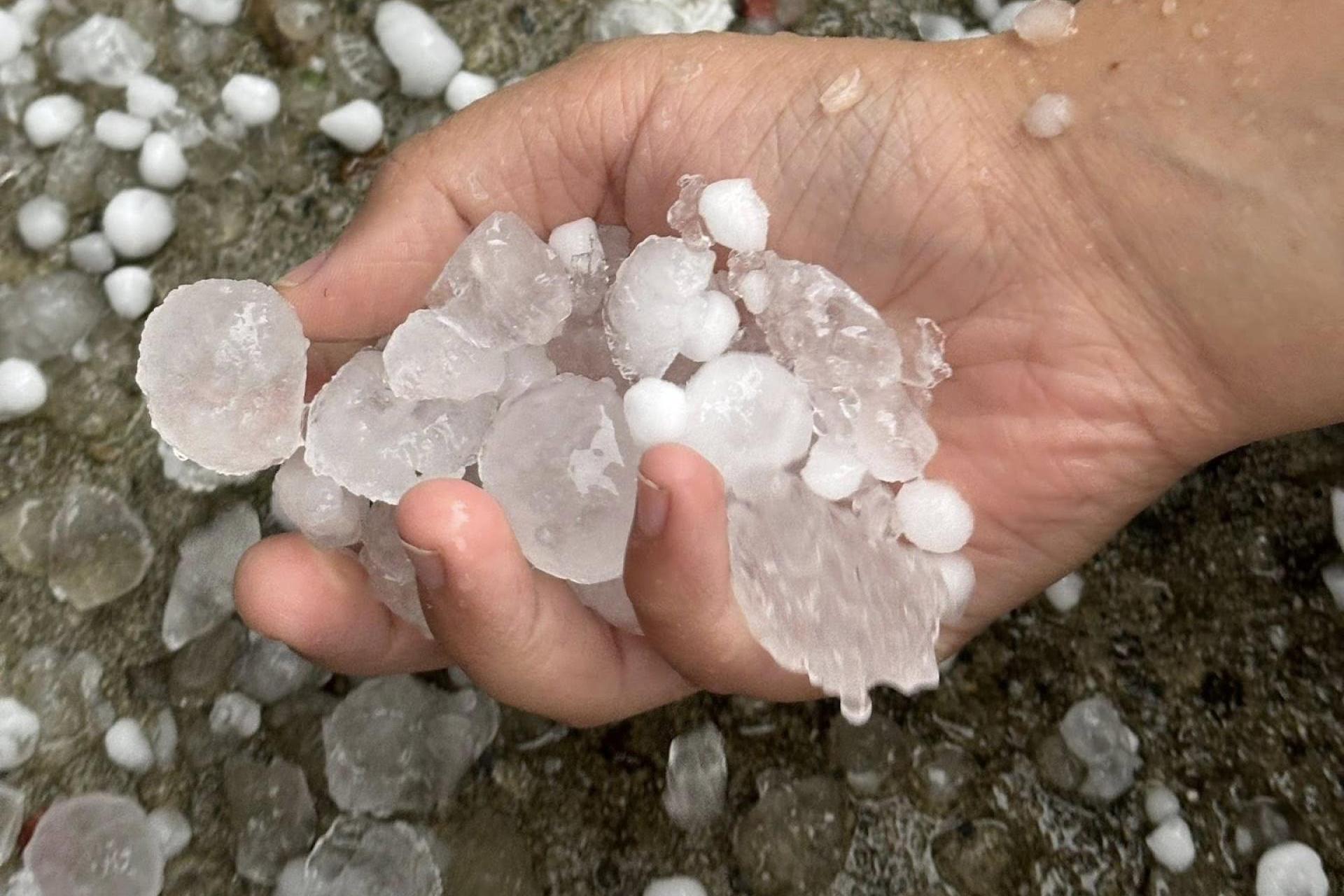 Nawałnica trwała 15 minut. Podtarnowskie gminy mają jednak duży kłopot