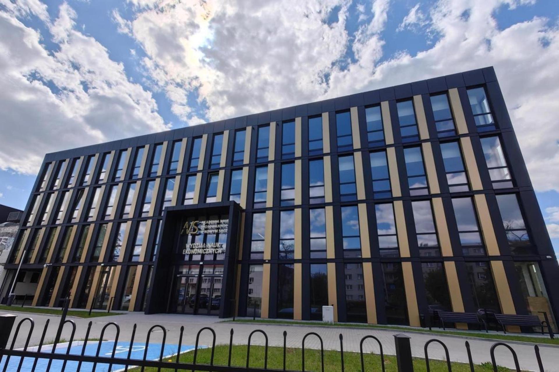 Znowu nie będzie rekrutacji na kierunek lekarski na sądeckiej ANS