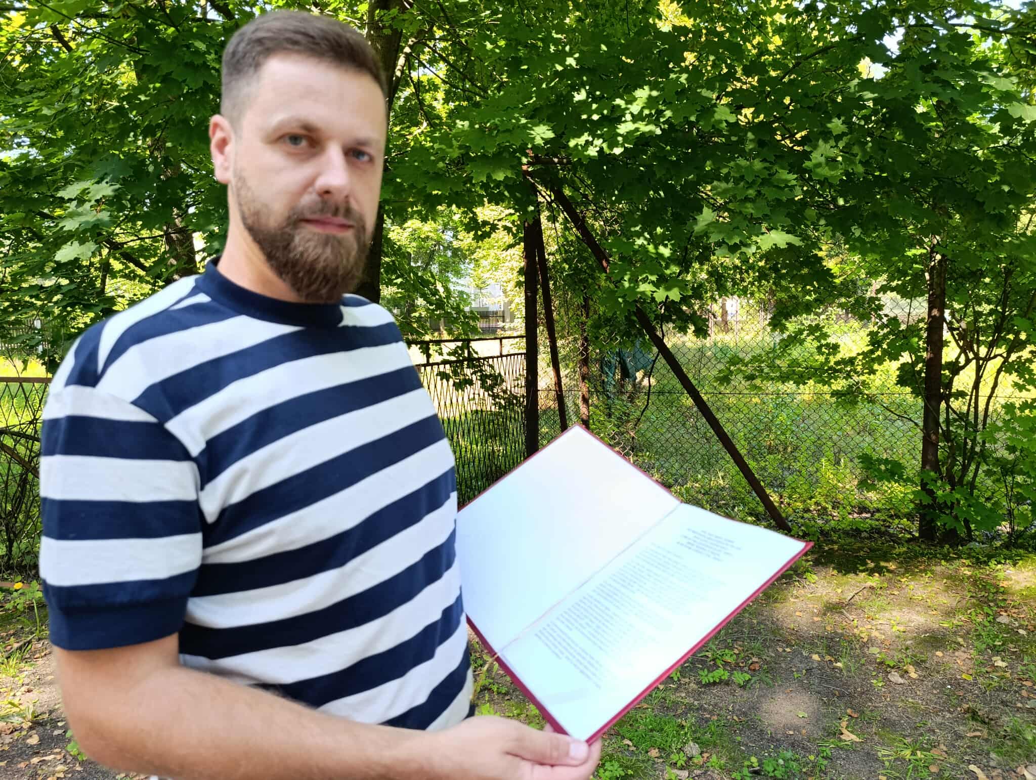 Przewodniczący rady osiedla Siersza Mateusz Król z apelem do prezydenta. / fot: Natalia Feluś