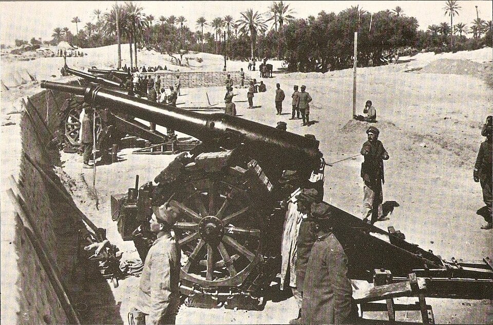 Artyleria włoska podczas oblężenia Trypolisu (1911) - fot. Wikipedia