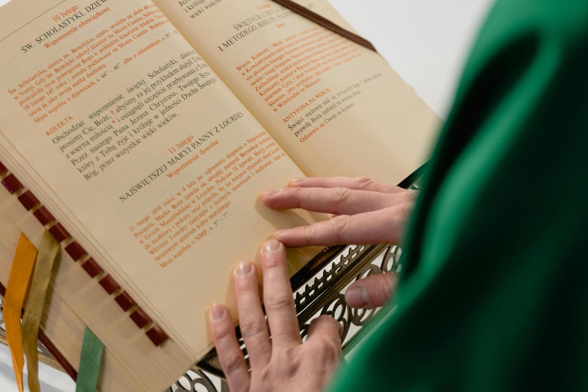 "Za aborcją, za eutanazją, za ped...ami". Skandaliczne słowa proboszcza z Łąkty Górnej