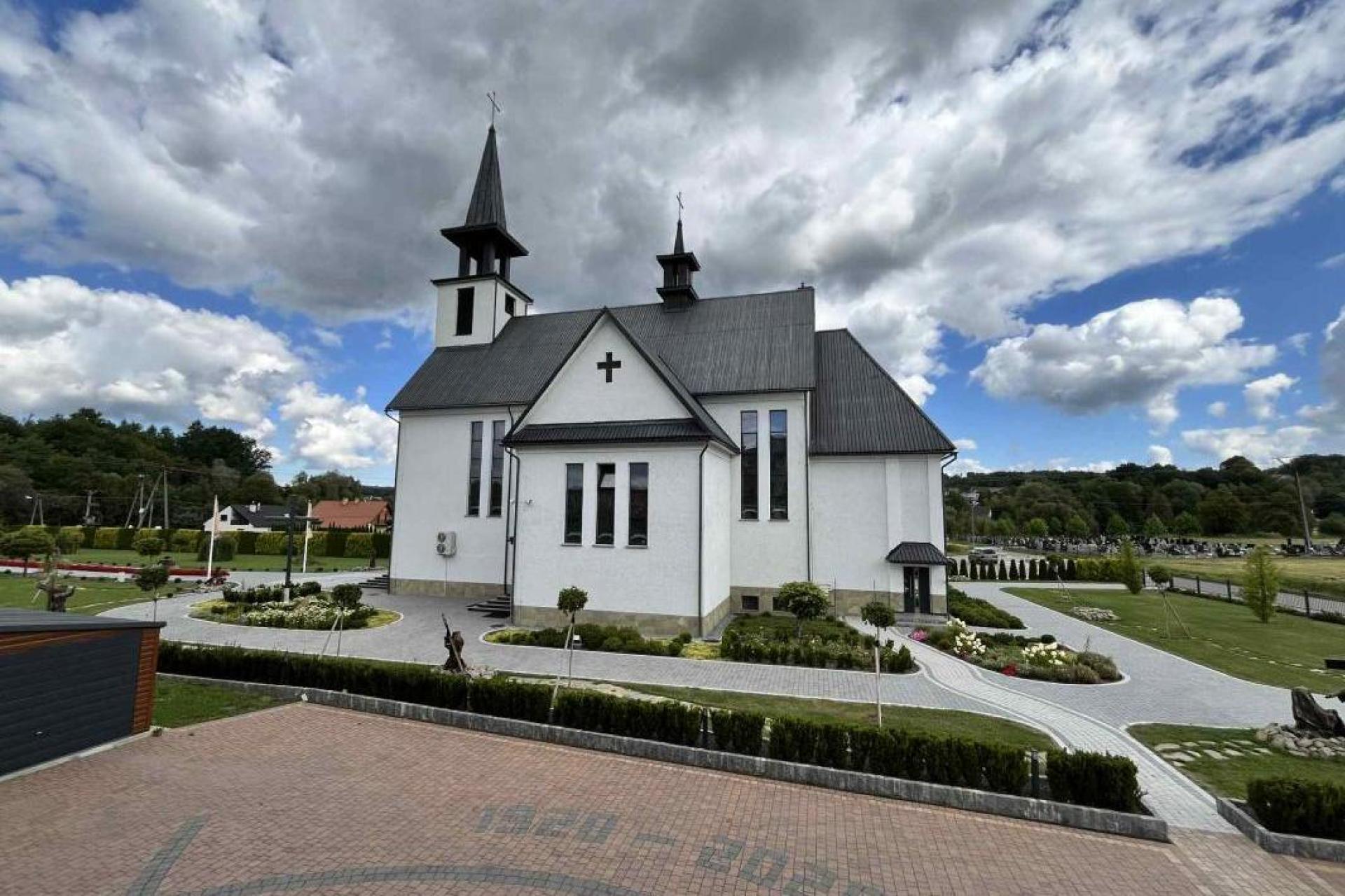 Ponad 500 podpisów w obronie proboszcza. List parafian z Łąkty Górnej