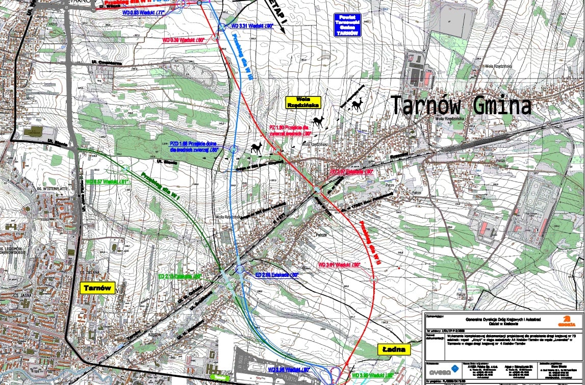 Plan orientacyjny wariantów wschodniej obwodnicy Tarnowa wykonany na zlecenie GDDKiA w październiku 2012 roku. Droga miałaby powstać w wariancie przedstawionym na mapie na niebiesko. 