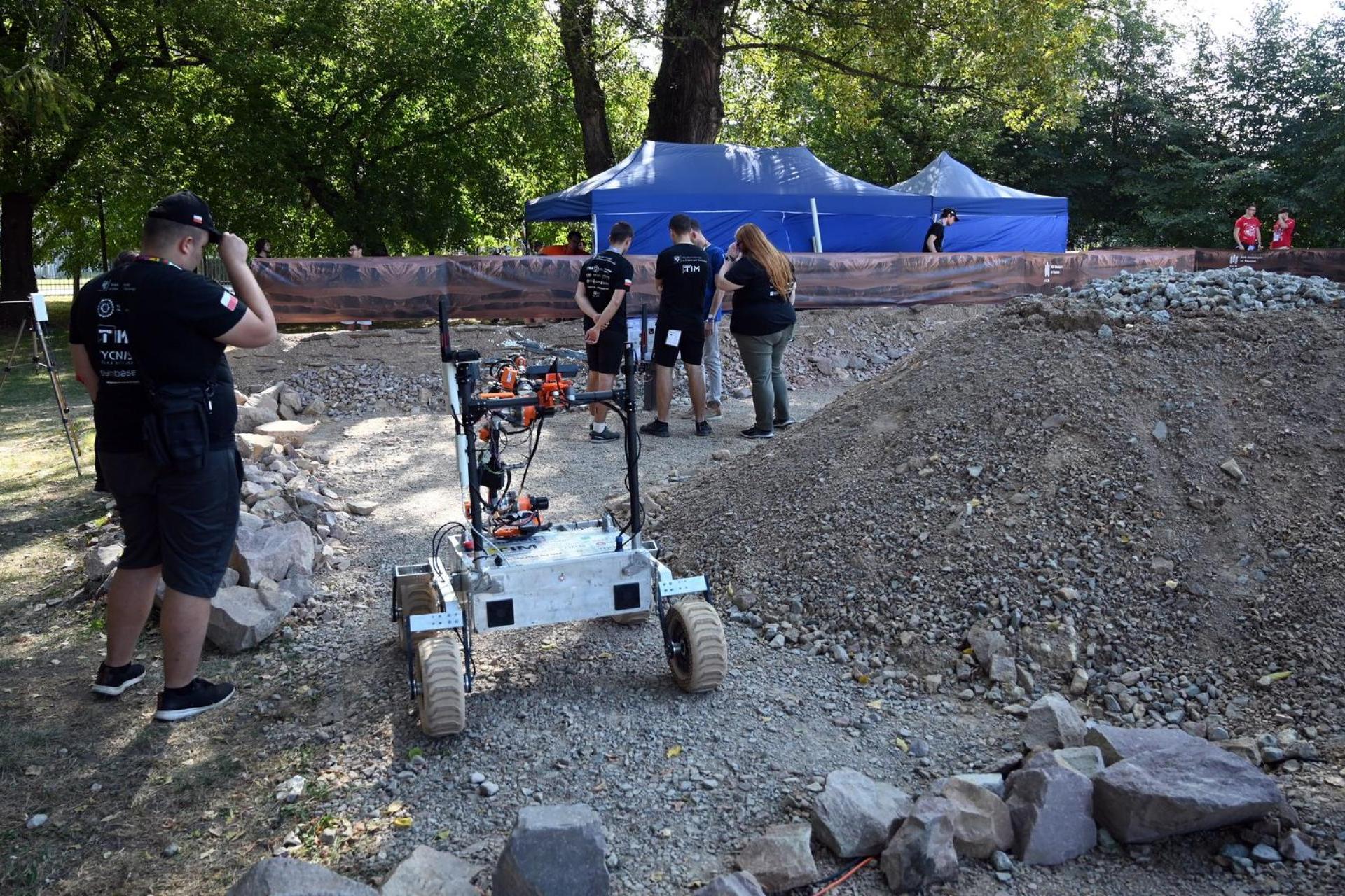Od piątku w Krakowie będzie można podziwiać marsjańskie łaziki