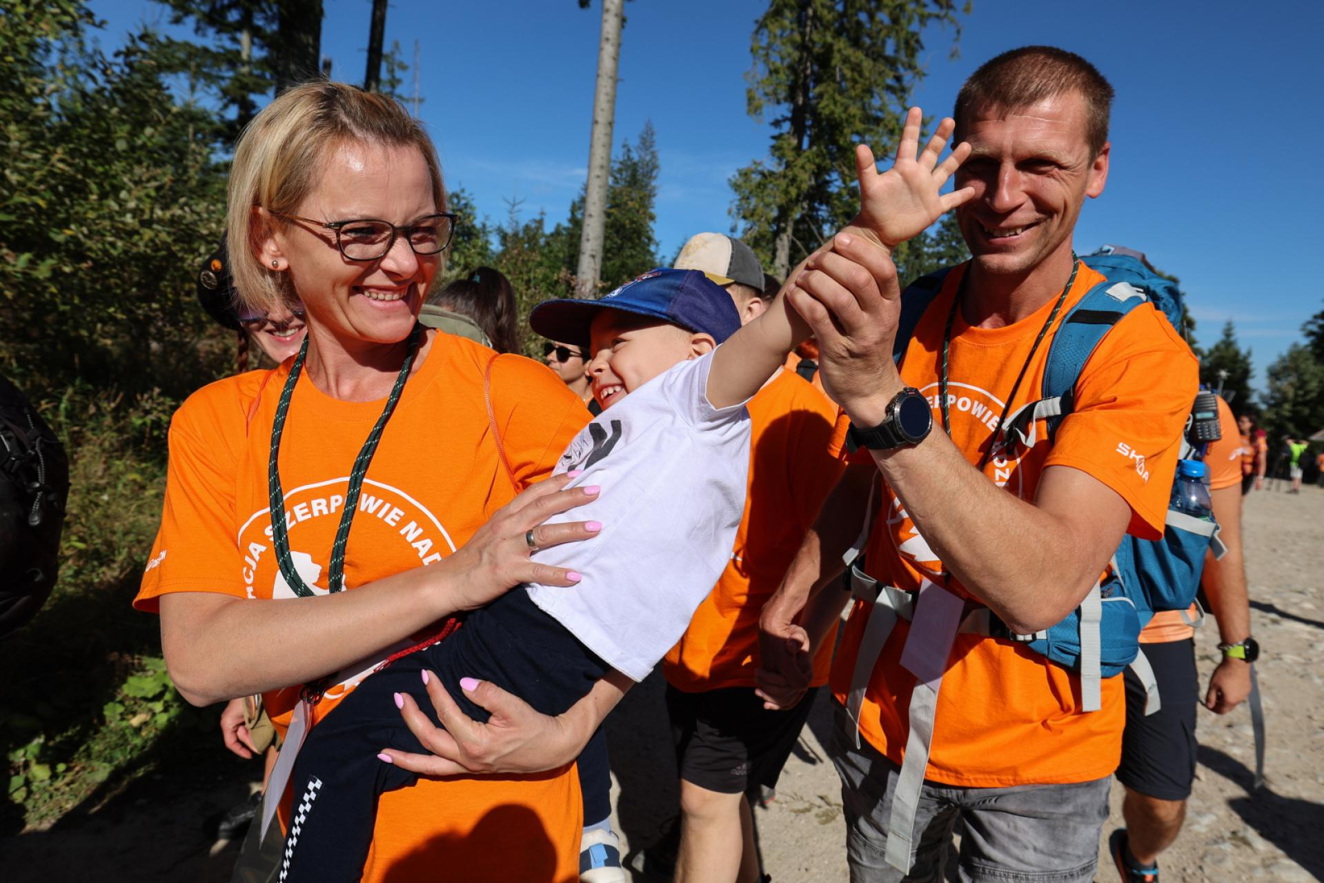 Pomagają osobom z niepełnosprawnościami w spełnianiu marzeń o zdobywaniu górskich szczytów