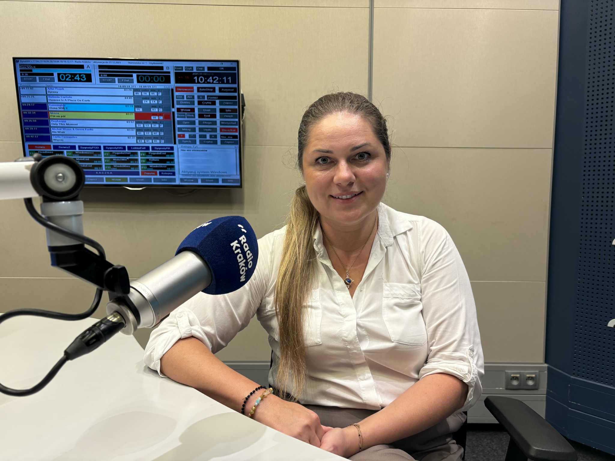 Dominika Hapek w studiu Radia Kraków, fot. Sylwia Paszkowska 