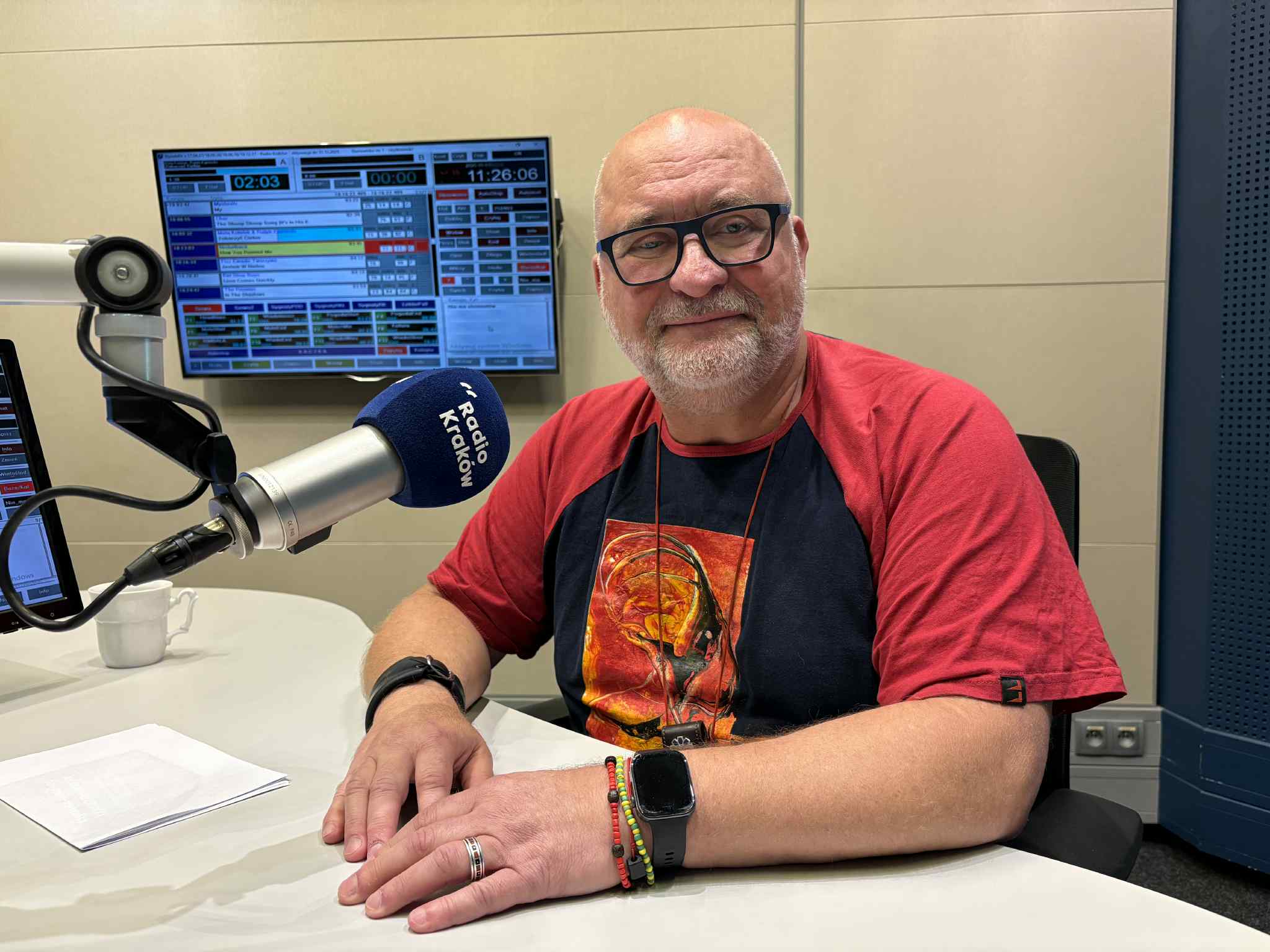 Adam Kwaśny w studiu Radia Kraków, fot. Sylwia Paszkowska