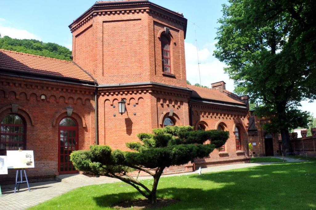 Spędzili na terenie Wodociągów Krakowskich dwie godziny, policja puściła ich wolno. Dlaczego?