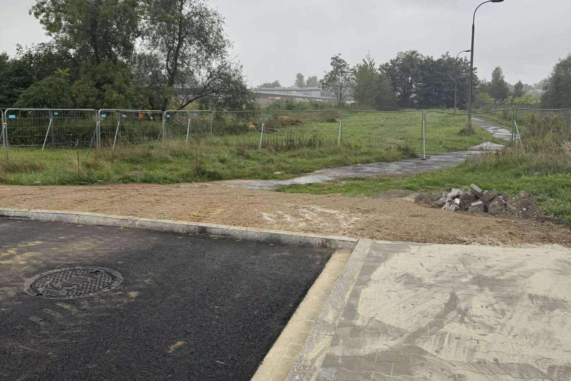 Dokąd drogą donikąd? Czyżyny się rozwijają, a infrastruktura nie