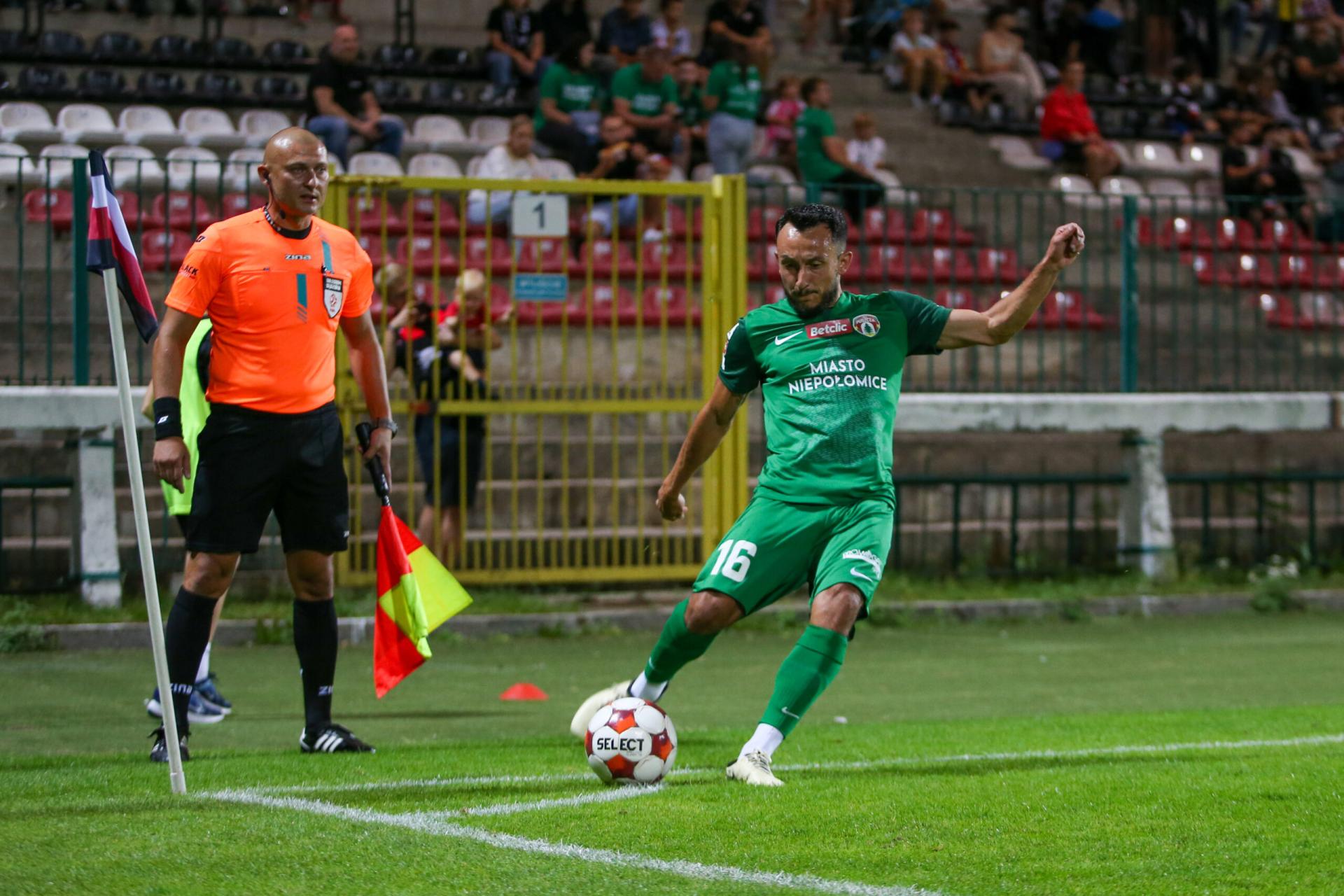 Piłkarski wieczór w Radiu Kraków. Gra Puszcza i Cracovia. Relacja LIVE