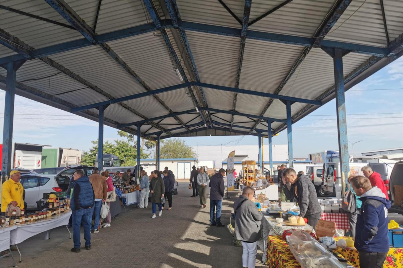 Buraczki z papryką, serki wędzone... Targ Regionalny w Tarnowie już po raz 50.