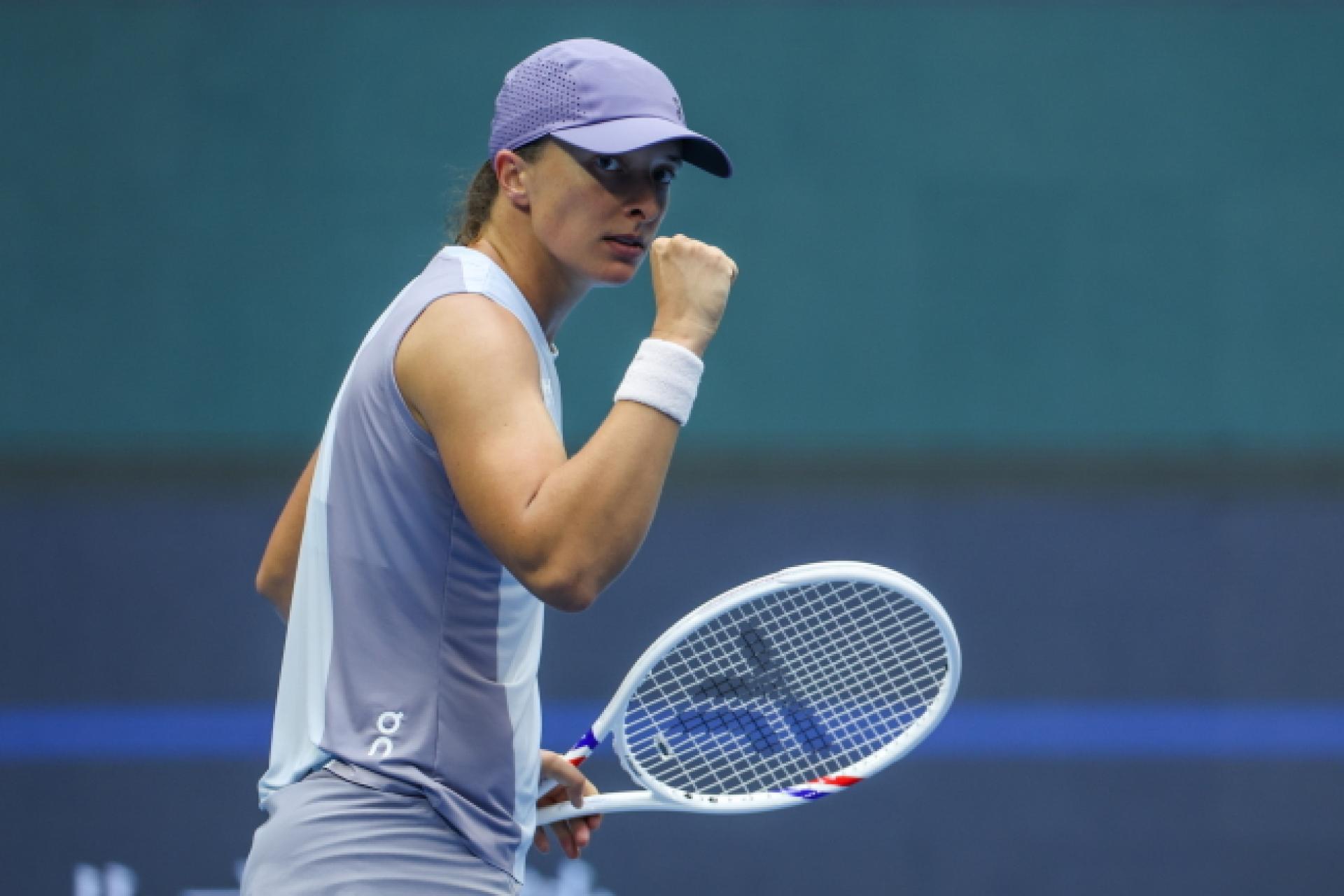 Turniej WTA w Pekinie: Iga Świątek awansowała do 1/8 finału po kreczu rywalki