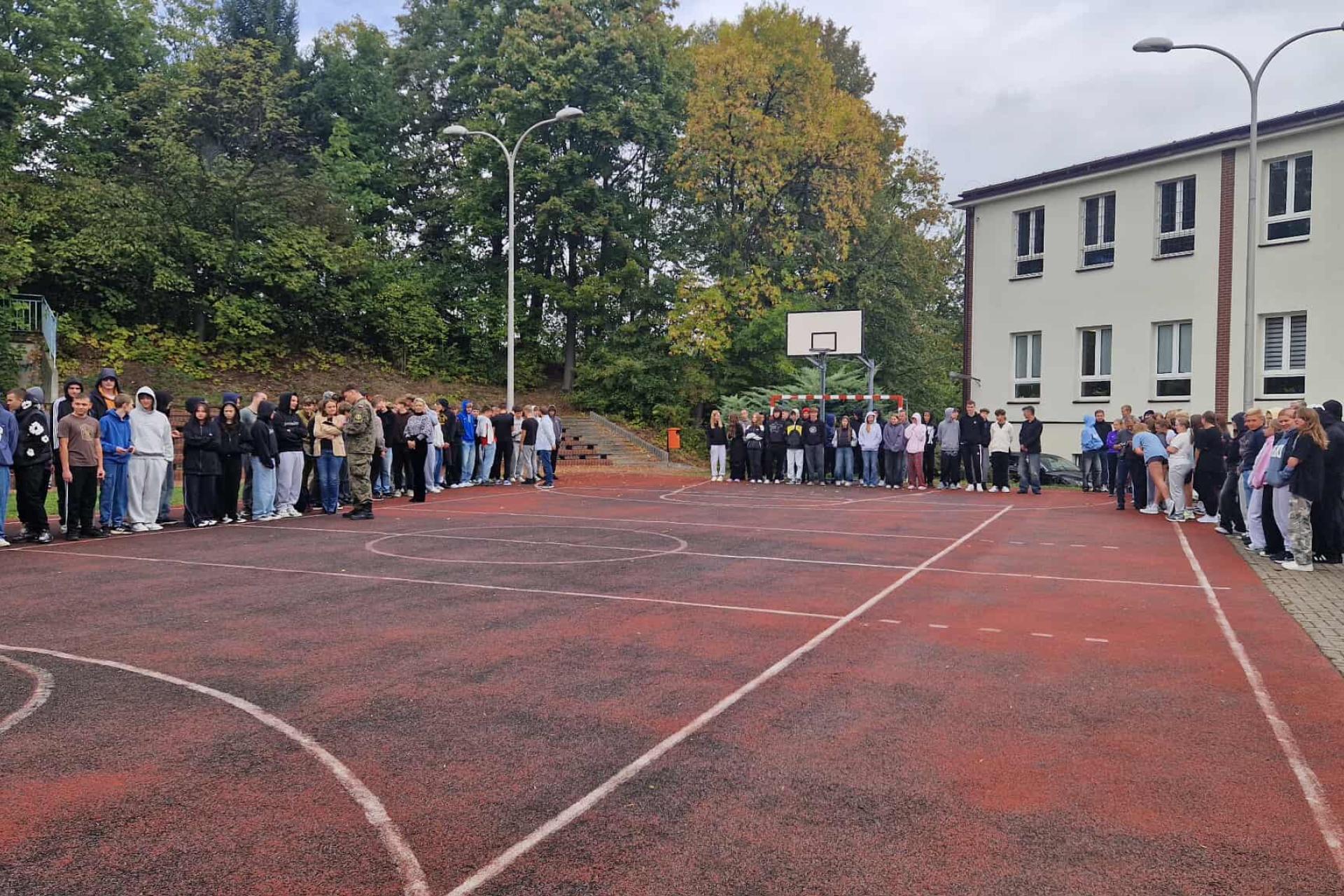 Jak skutecznie ewakuować szkołę? Nauczą się tego dyrektorzy w Małopolsce