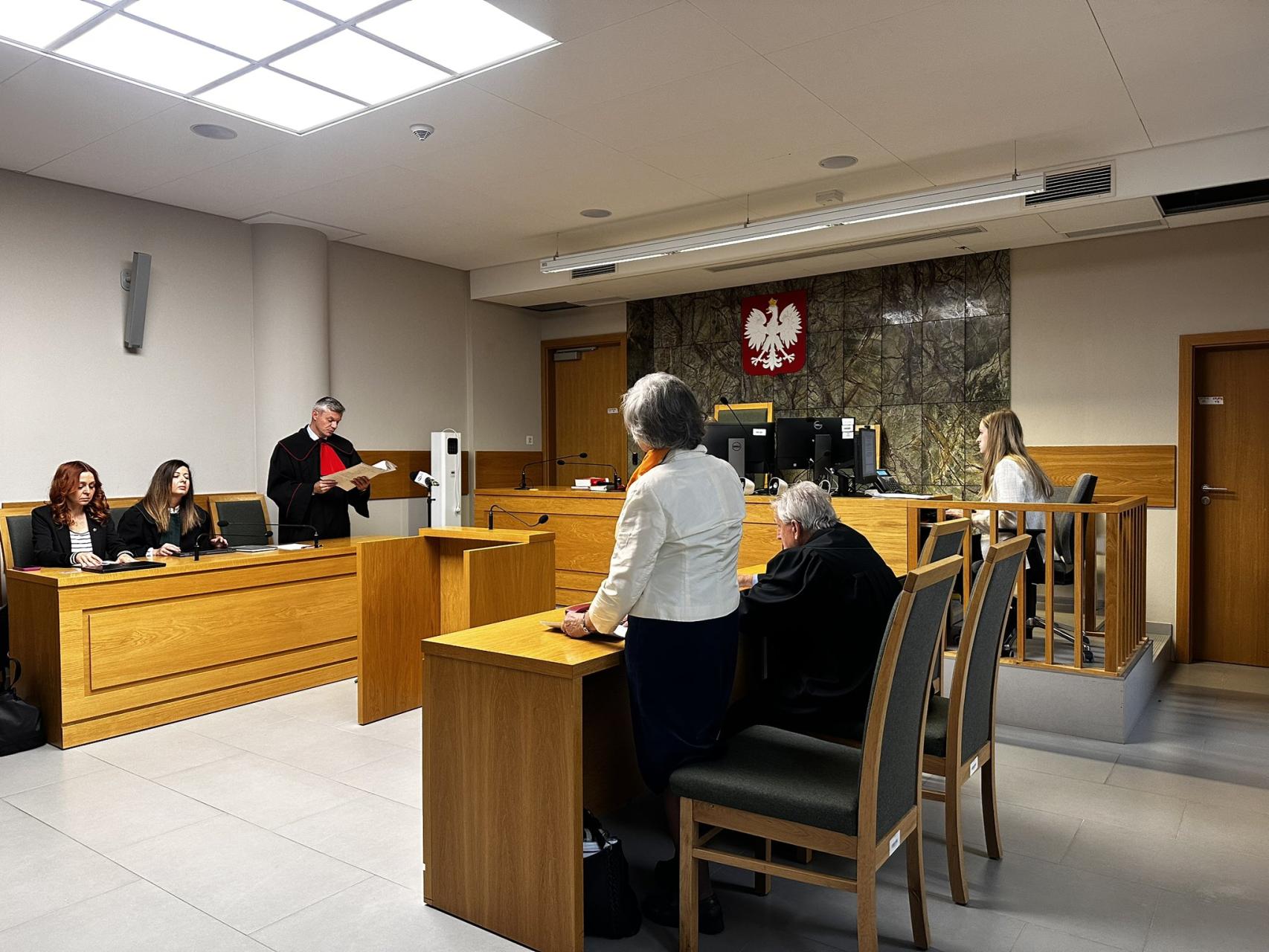 Zabijała nieogłuszone karpie w czasie zajęć na uczelni? Proces ruszył, Hanna L. nie przyznaje się do winy