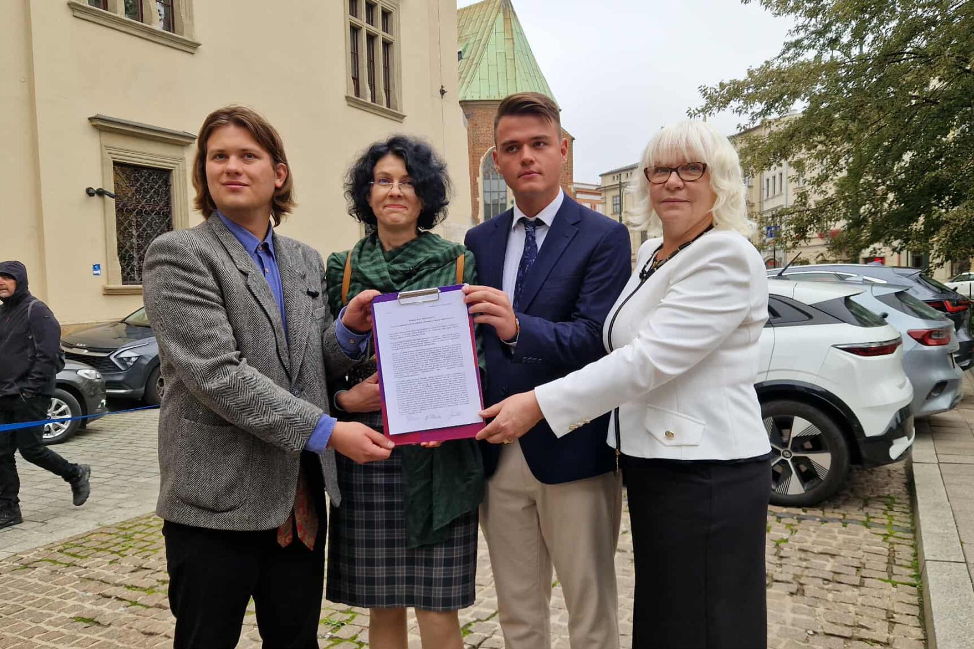 Rada Miasta Krakowa za możliwością zrobienia obdukcji w weekend