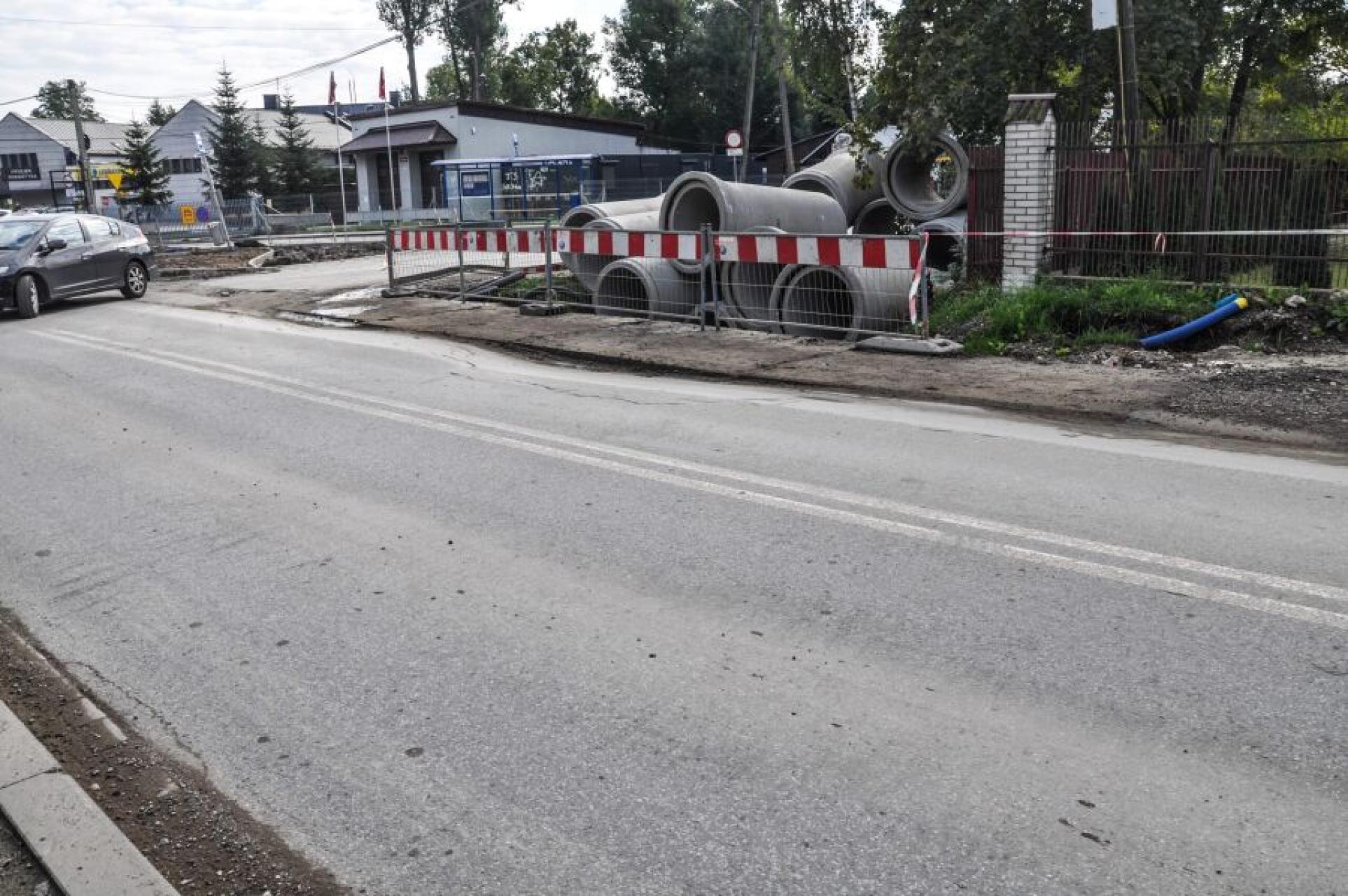 Ulica Tyniecka zamknięta dopiero w wakacje. Petycja mieszkańców zadziałała