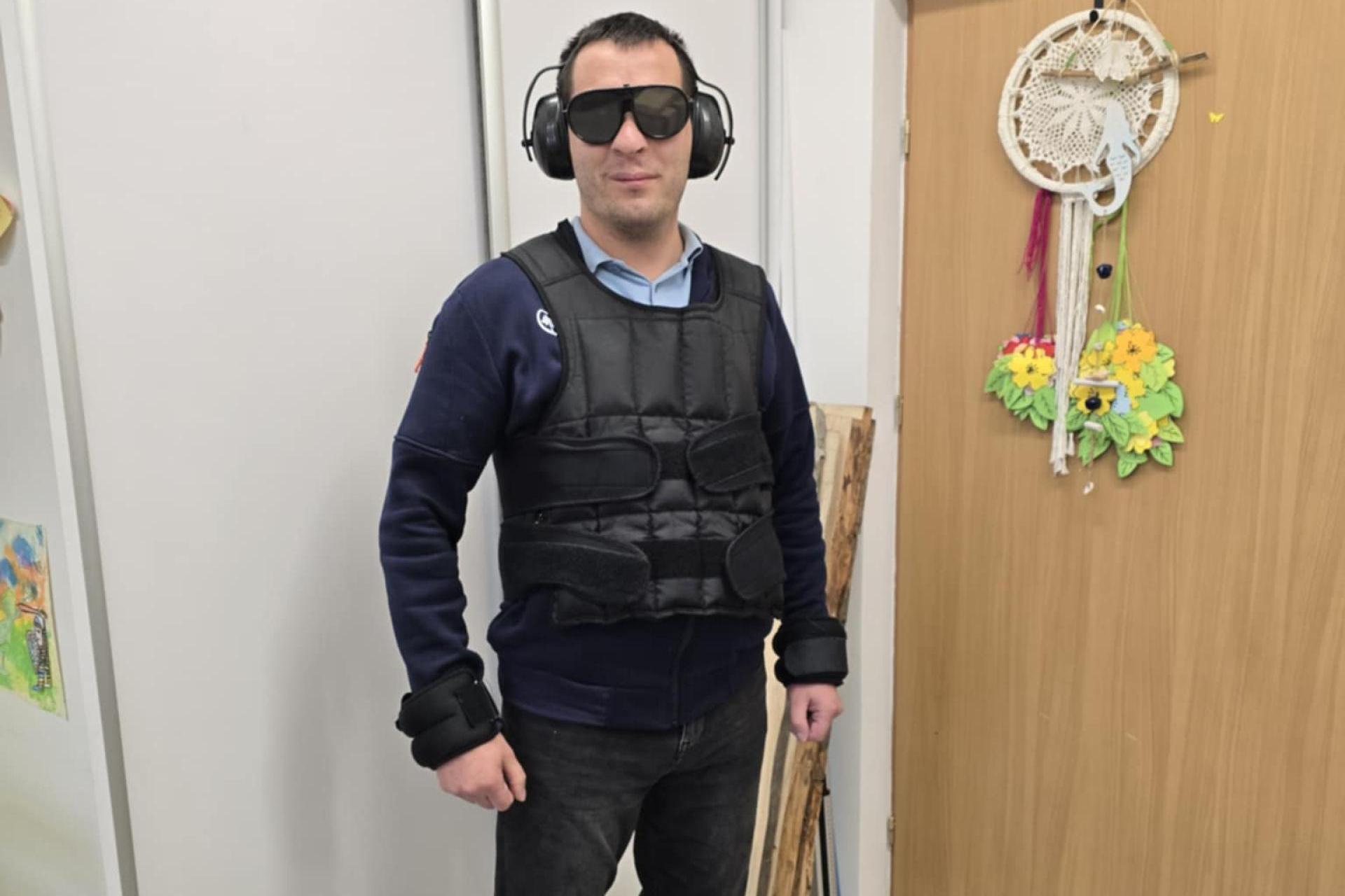 Jak to jest być seniorem? Tarnowska młodzież i "symulator starości"