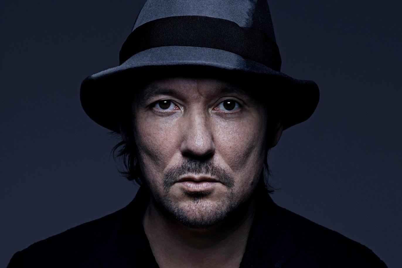 Andrzej Smolik: Podejrzewam, iż muzyka zalewa dołki, które mamy w sobie