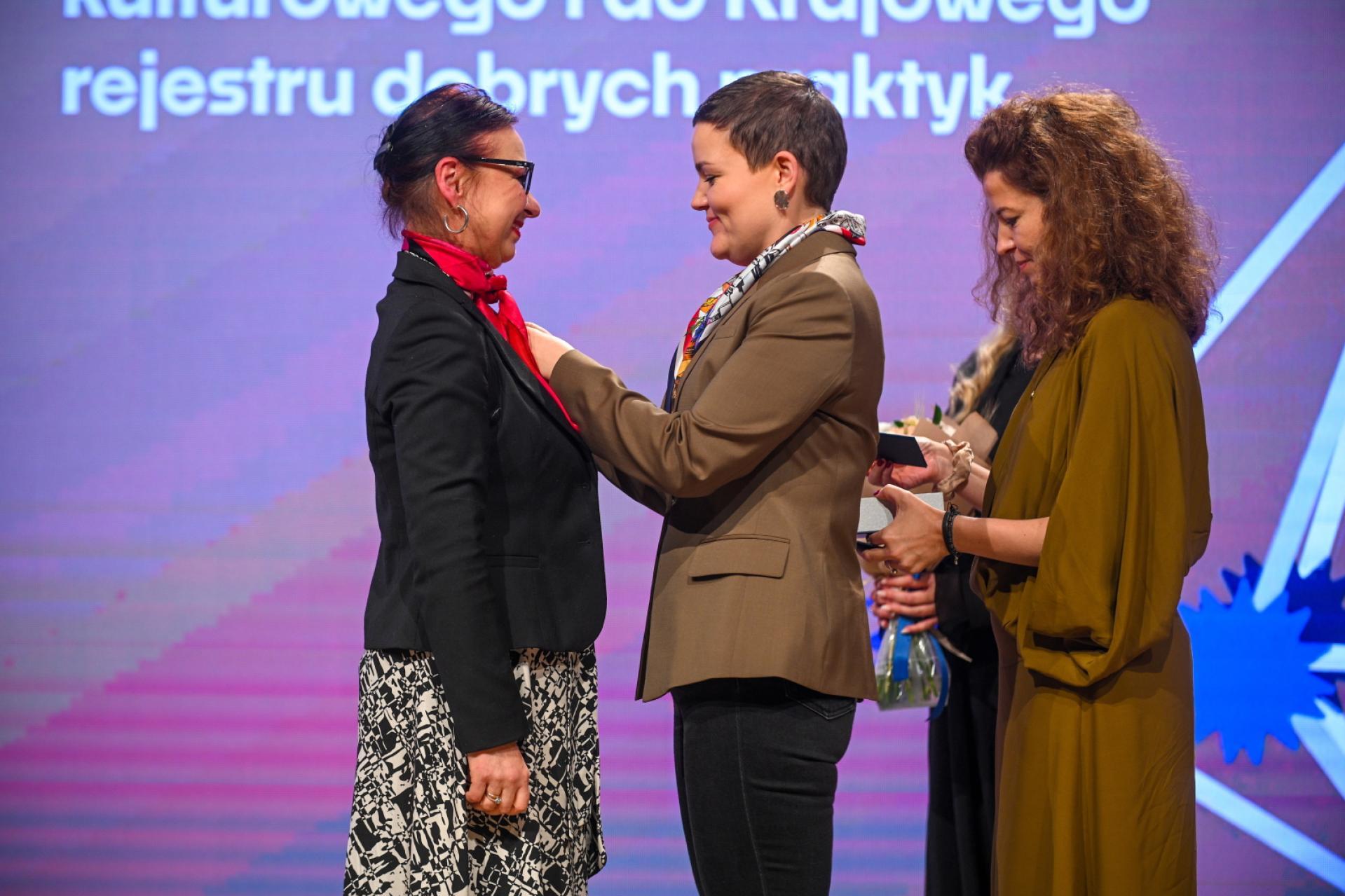 Romana Agnel, krakowska historyczka sztuki, nagrodzona Srebrnym Medalem ?Zasłużony Kulturze Gloria Artis?