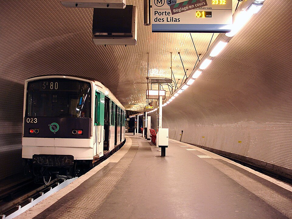 Metro w Paryżu (fot. Clicsouris/Wikipedia)