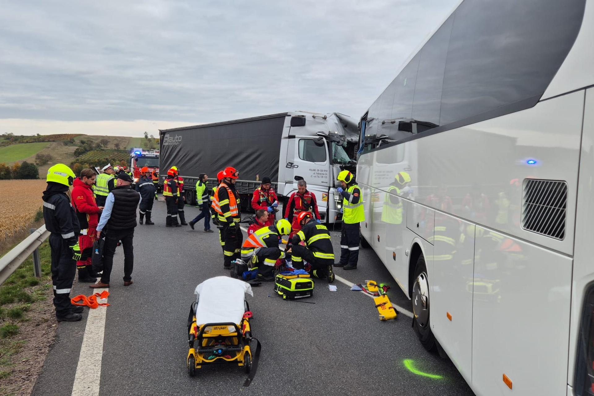 Delegacja z Małopolski wróciła do kraju po wypadku autokaru w Austrii