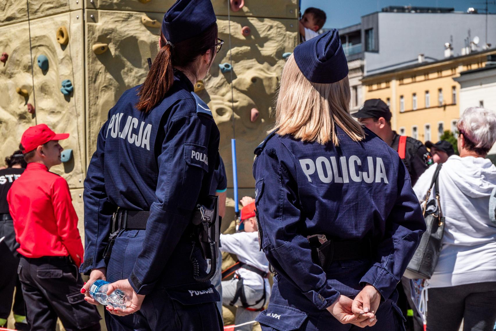 "Kiedyś nie karało się swoich". Jak technologia zmienia policję