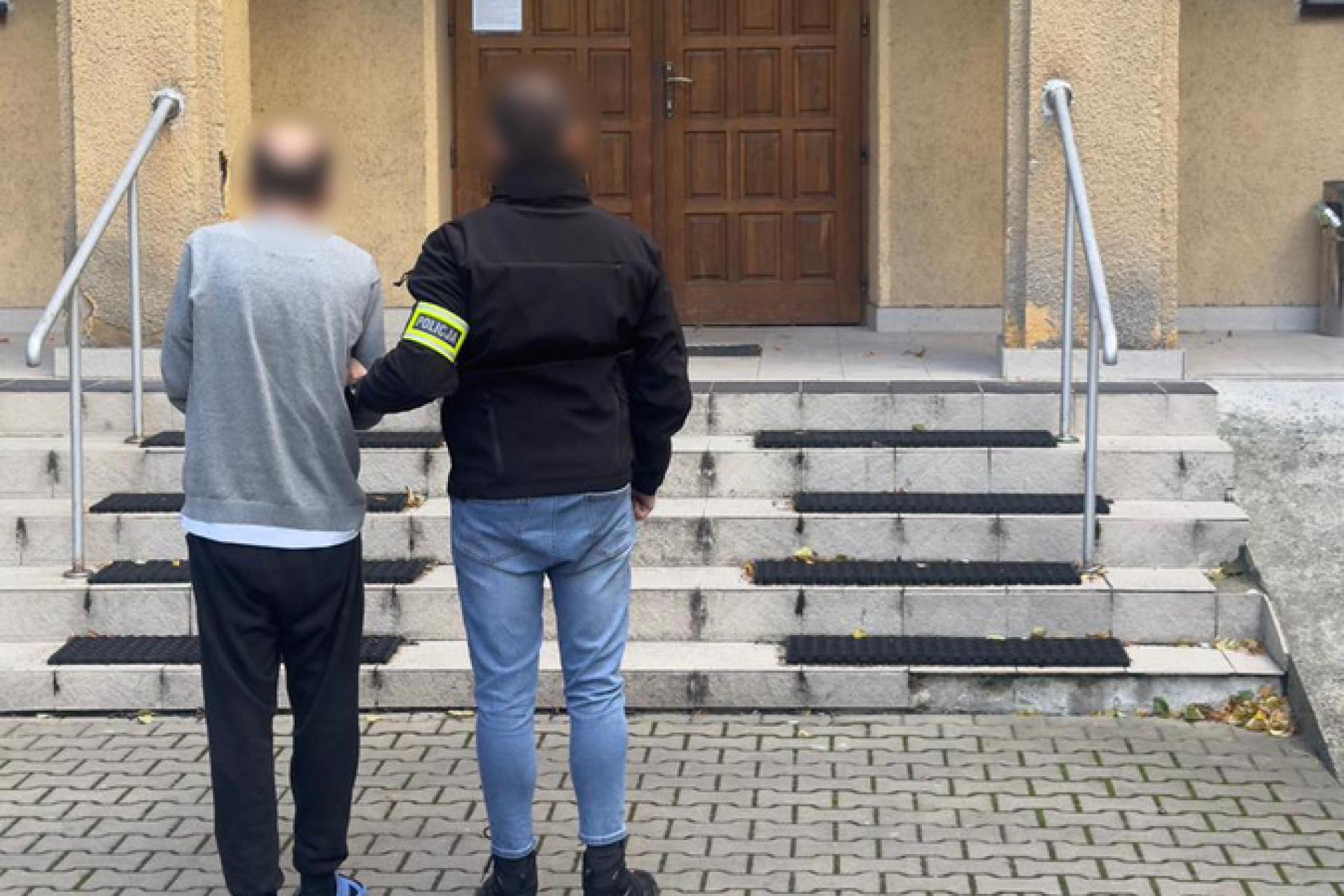 Z nożami szukał lekarki w krakowskim szpitalu. 42-latek ze Śląska zatrzymany