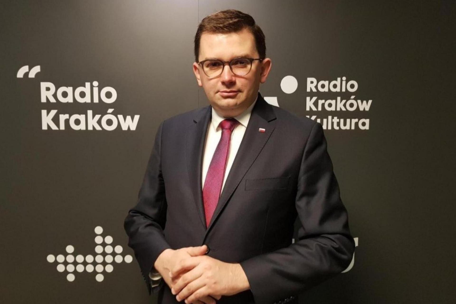 Łukasz Kmita (PiS): Jakiekolwiek formy agresji są złe. Nienawiści w polityce jest zbyt dużo