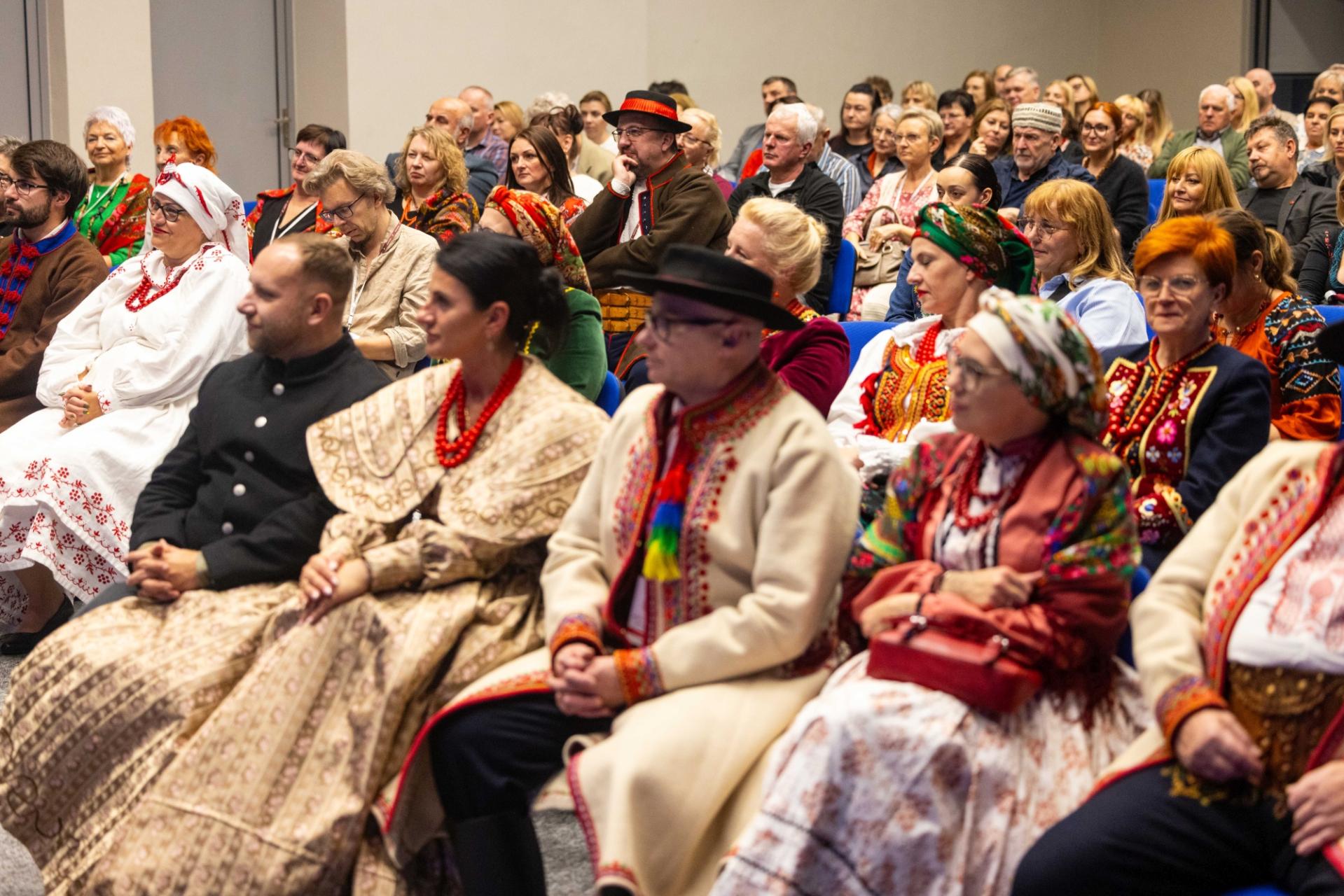 Między tkliwym a dotkliwym. 11. Kongres Kultury Regionów