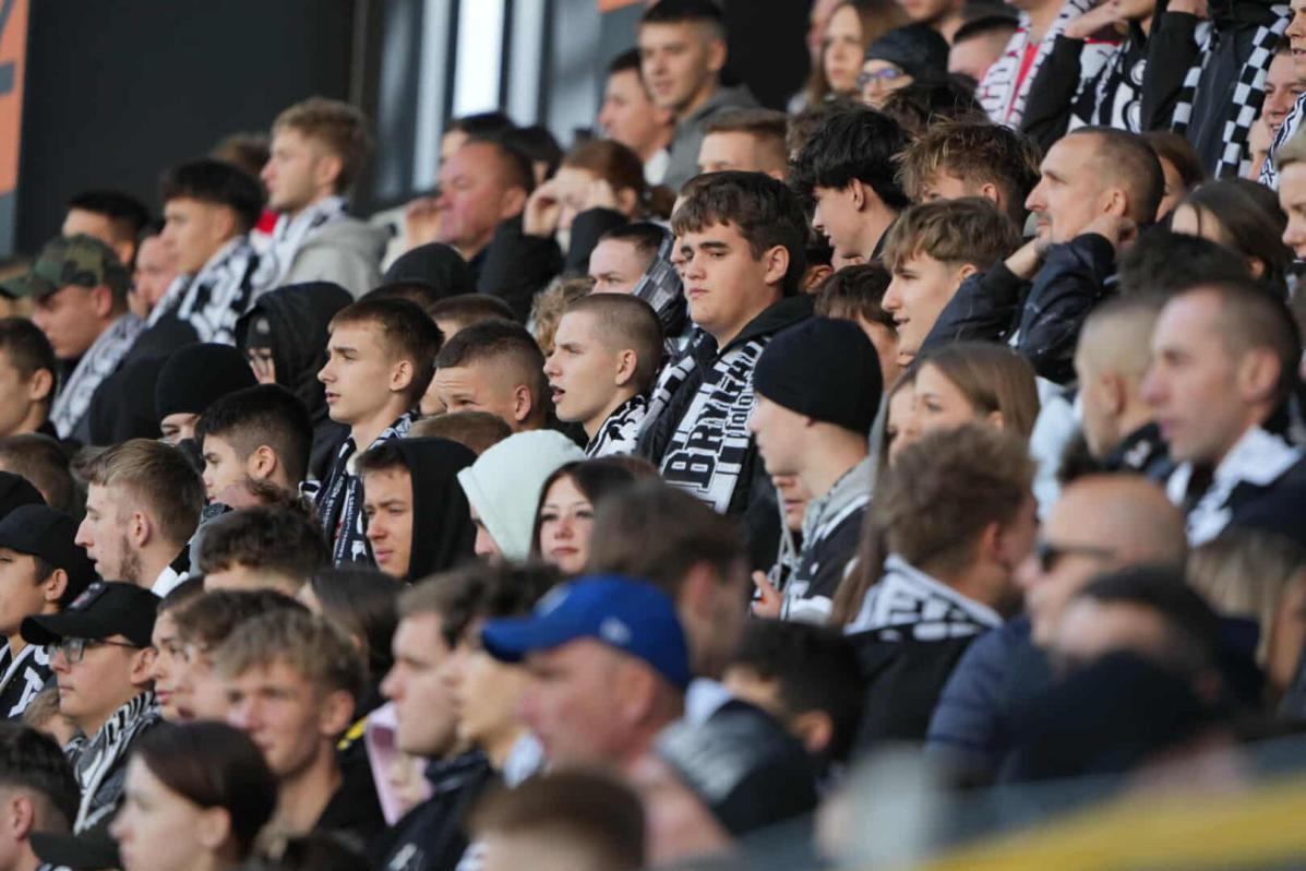 Kibice Sandecji dosadnie o zatrzymaniu władz Nowego Sącza przez CBA. Incydent podczas meczu