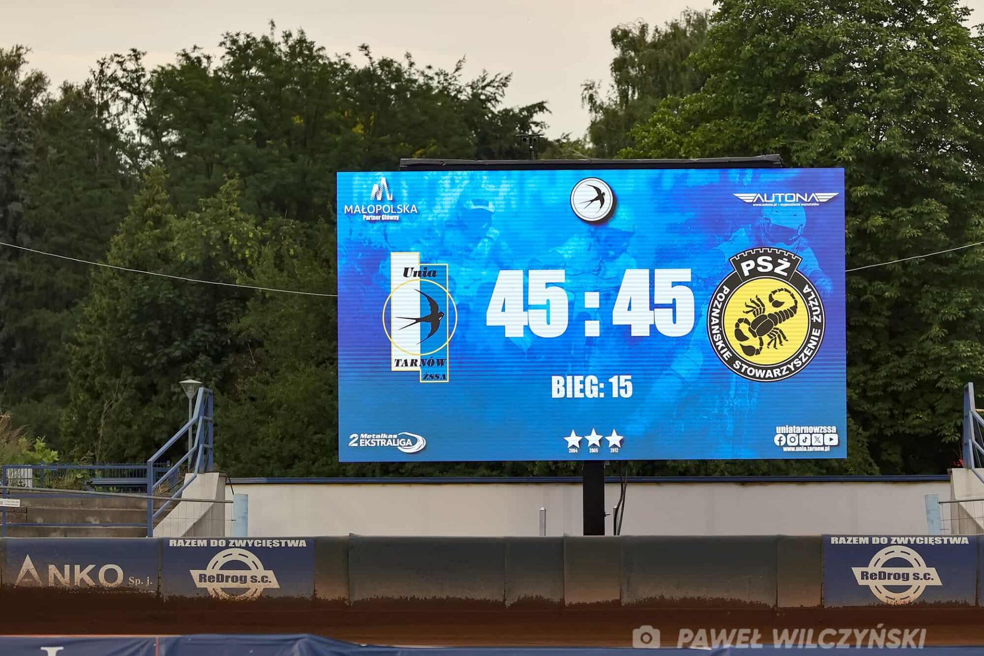 Telebim kupiony w ramach tarnowskiego budżetu obywatelskiego kurzy się w garażu