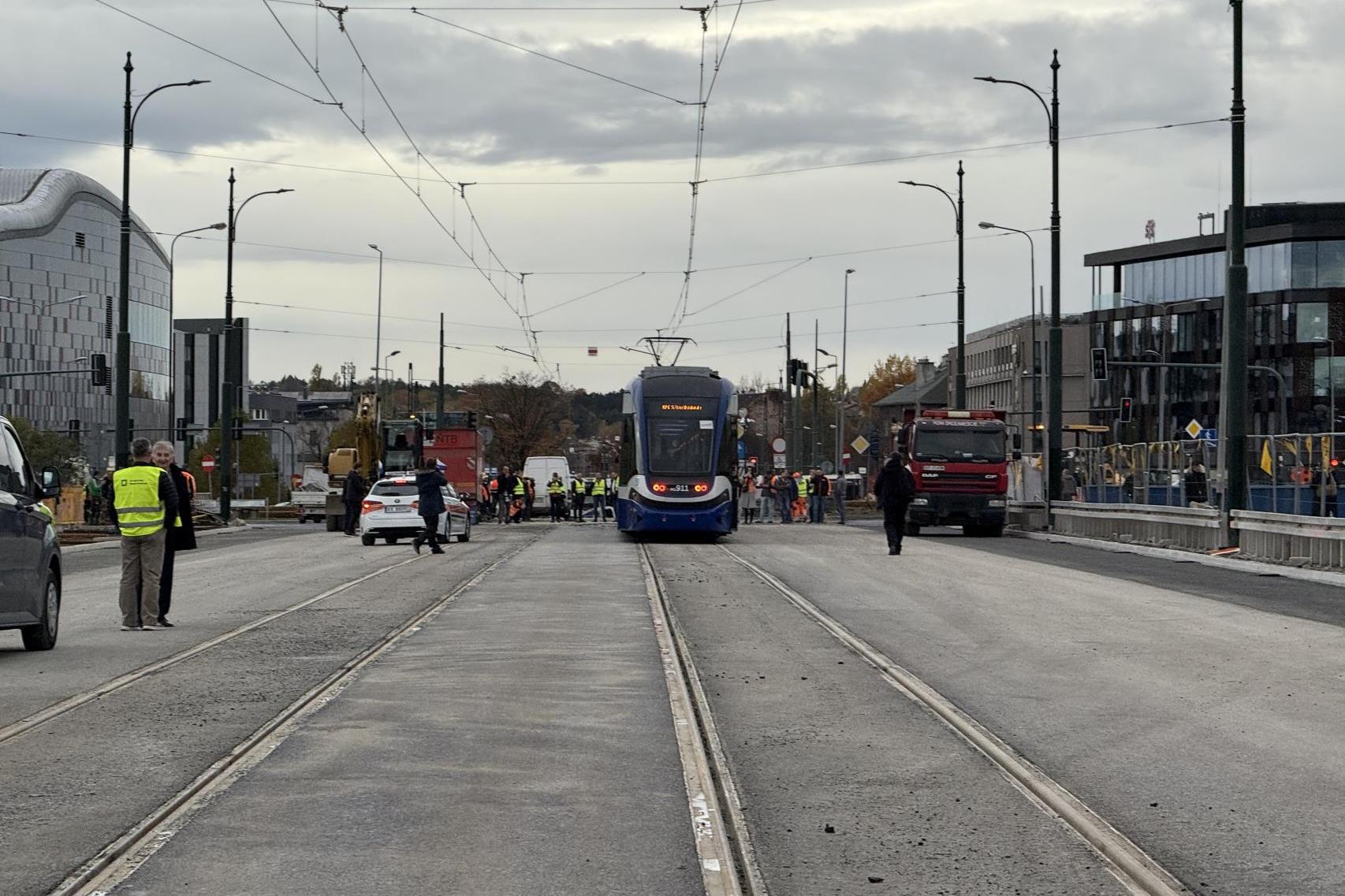 Wielki dzień w Krakowie. Tramwaje wróciły na most Grunwaldzki