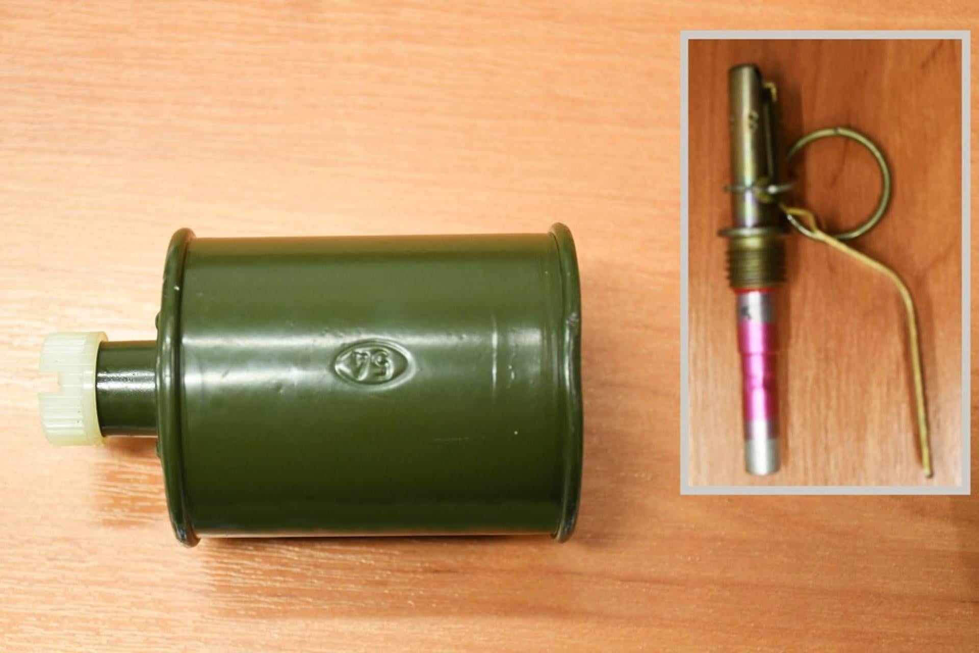 Mieszkanka Sądecczyzny przyniosła na komisariat granat, który znalazła w garażu