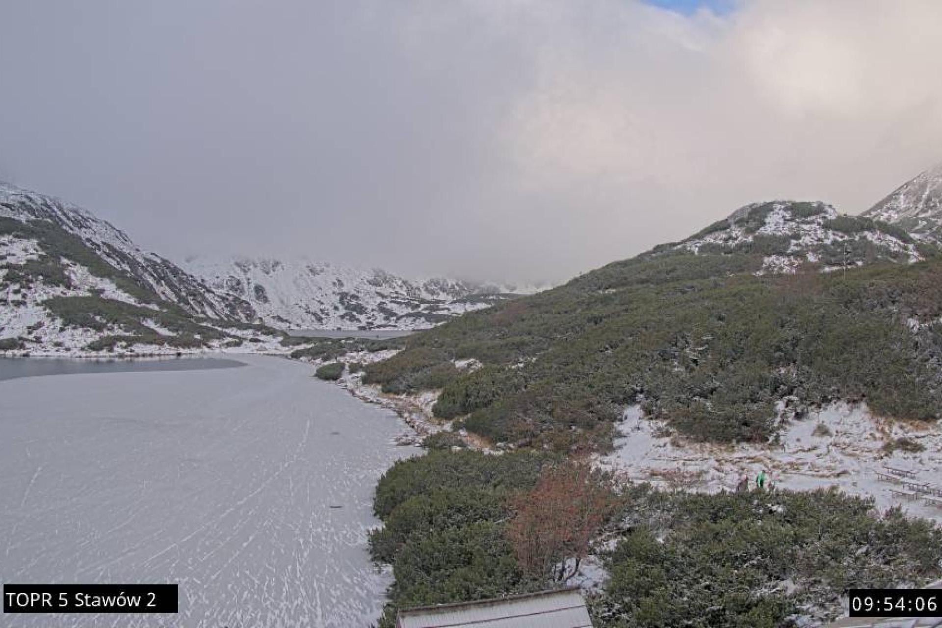 Trudne warunki na tatrzańskich szlakach. Miejscami śnieg i oblodzenia