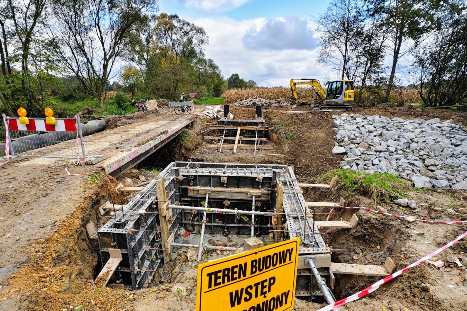 Tak rośnie kładka rowerowa w Spytkowicach. Skorzystamy z niej na wiosnę