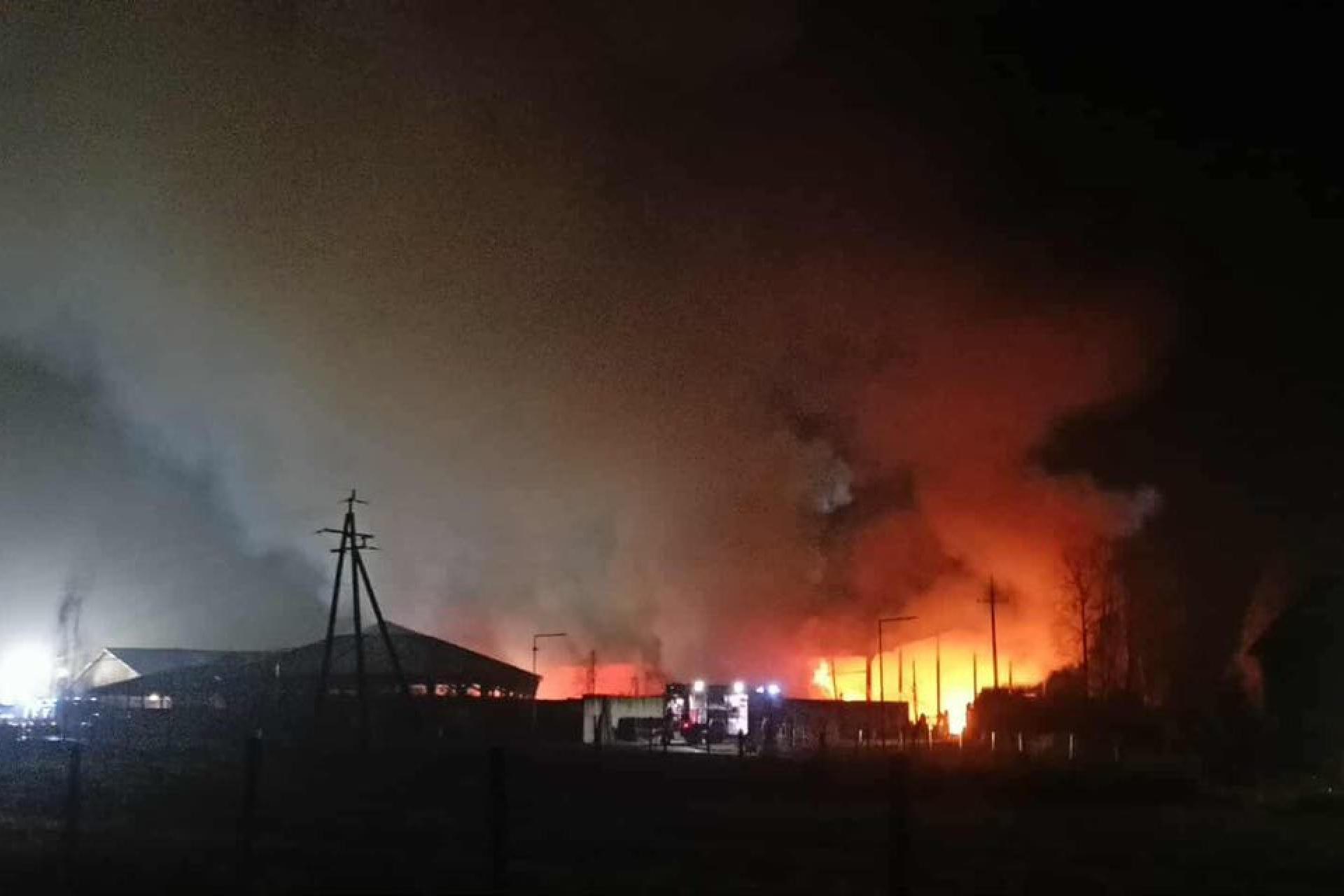 Trudna akcja gaśnicza w Facimiechu. Spłonęło składowisko siana