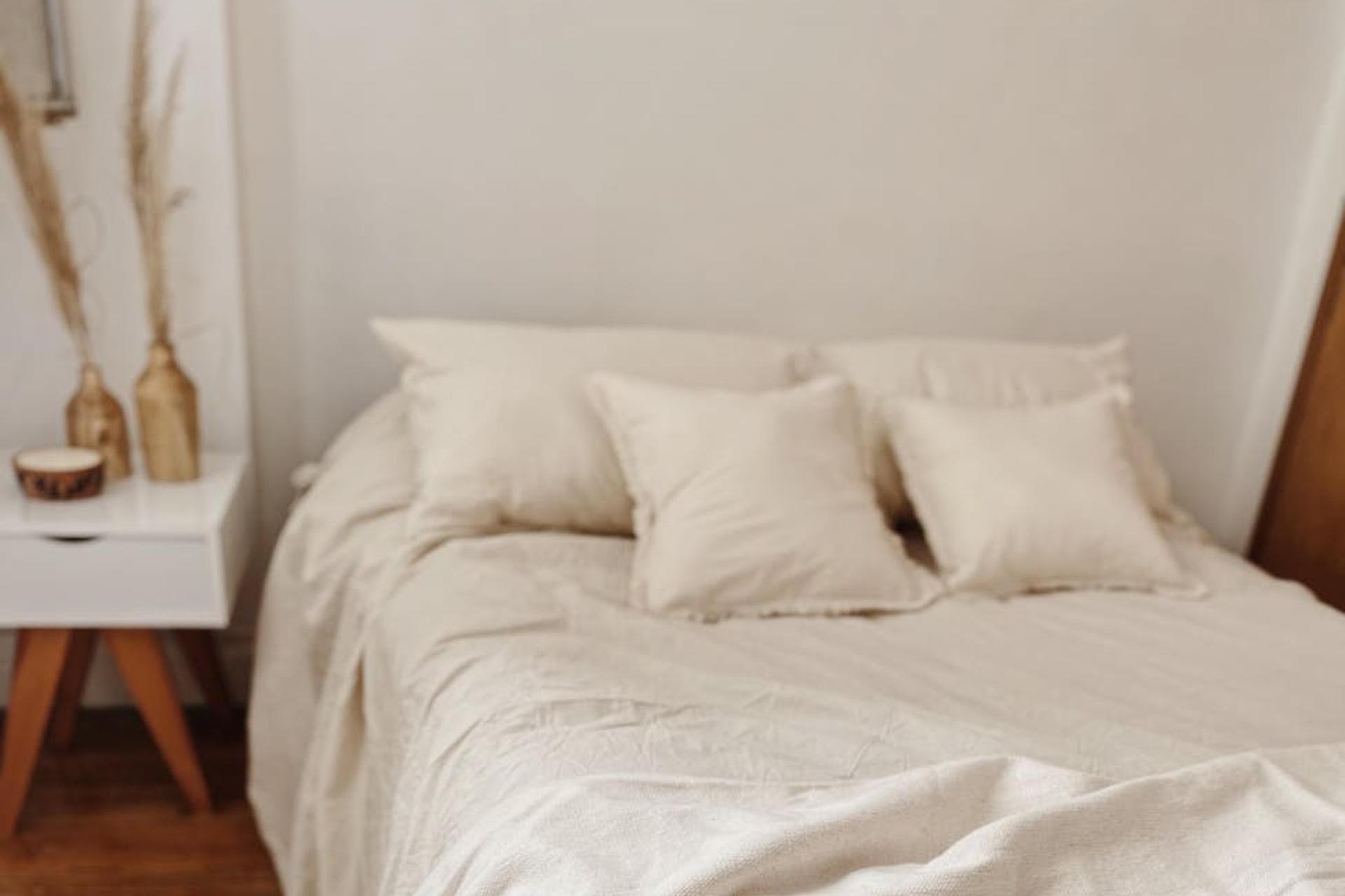 Sypialnia w stylu skandynawskim ? zaplanuj i stwórz ją krok po kroku! Podpowiadamy