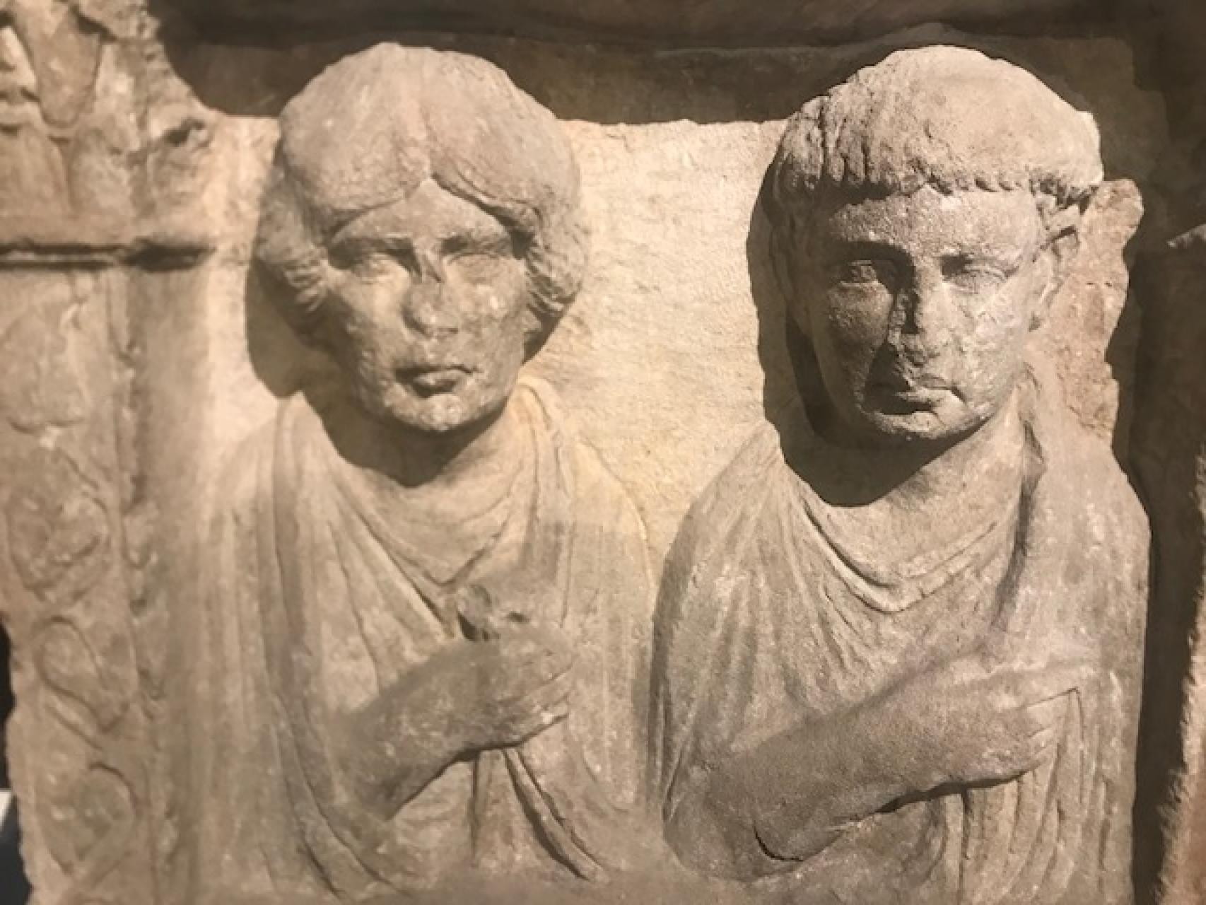 Kwiaty przed chlebem - różne oblicza starości