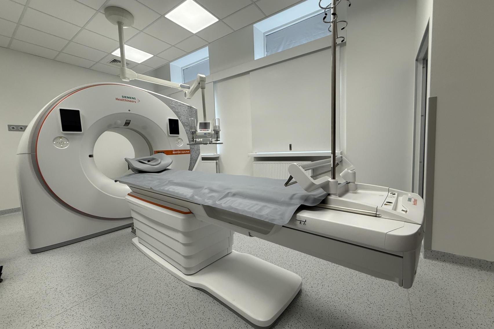 Najnowocześniejszy tomograf w Polsce trafił do krakowskiego Szpitala Wojskowego. ZDJĘCIA