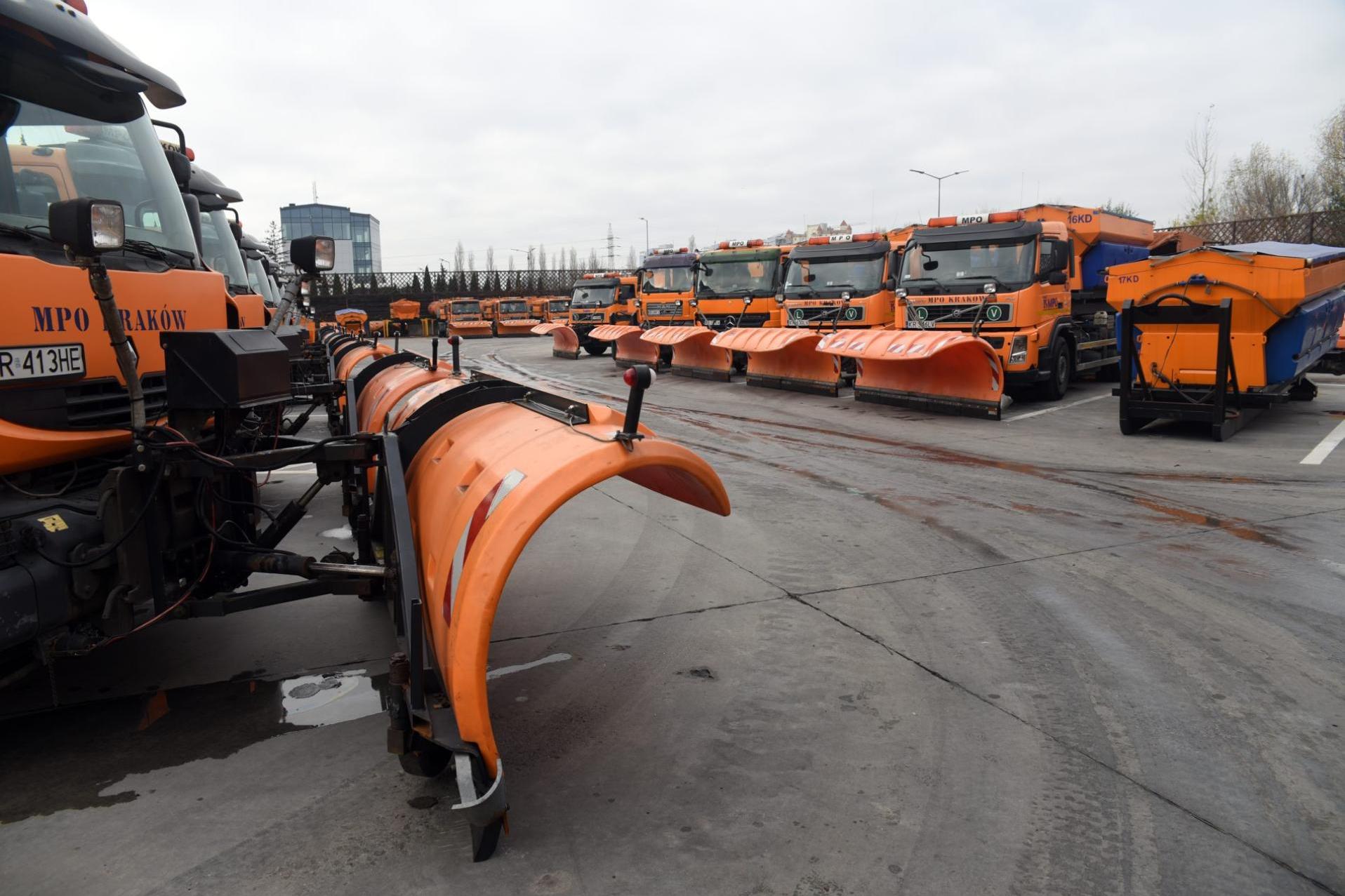 Kraków gotowy na zimę. Są całodobowe dyżury, mieszkańcy też mogą zgłaszać interwencje
