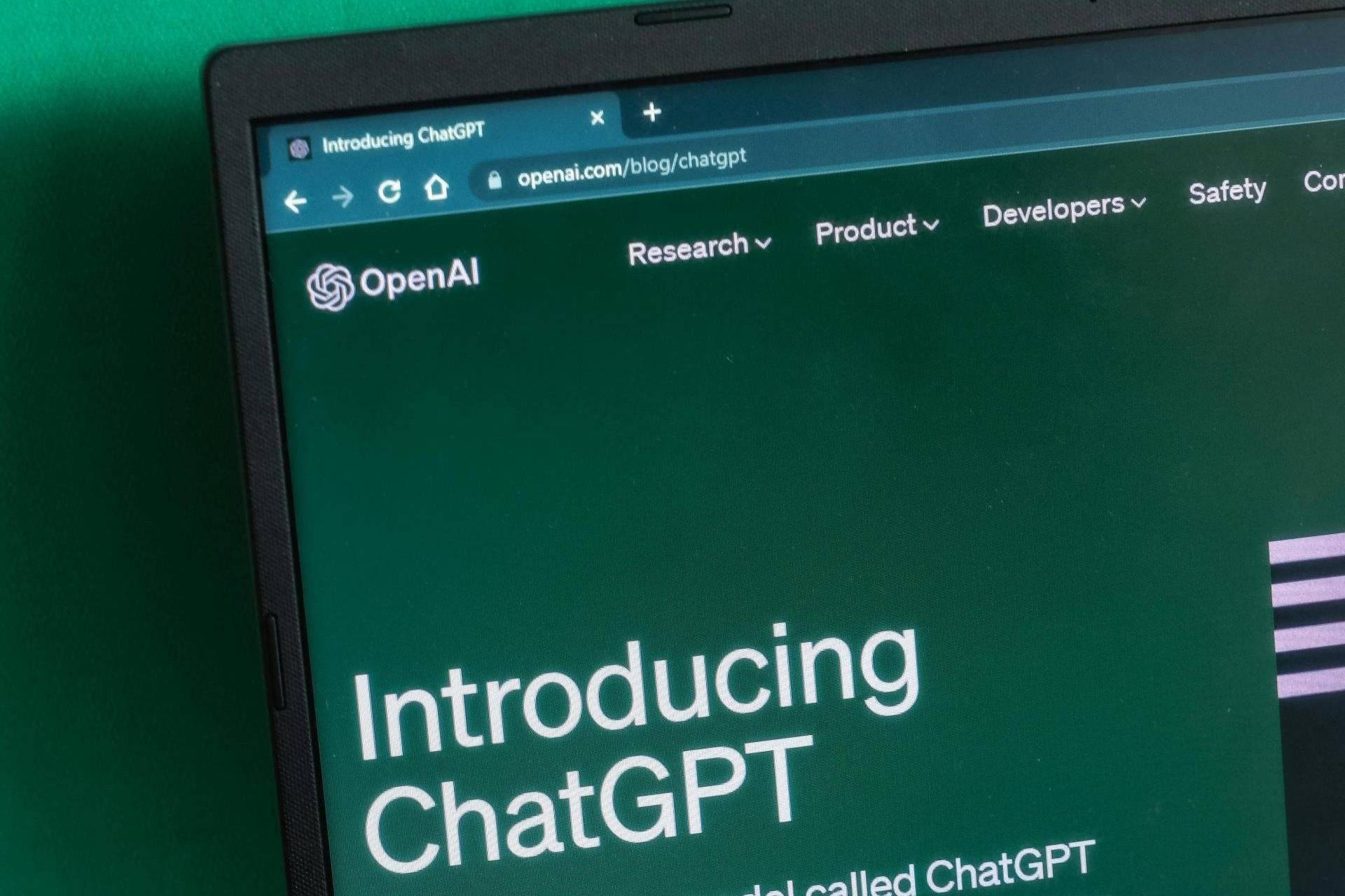 Czy AI naprawdę najlepiej radzi sobie z polszczyzną?